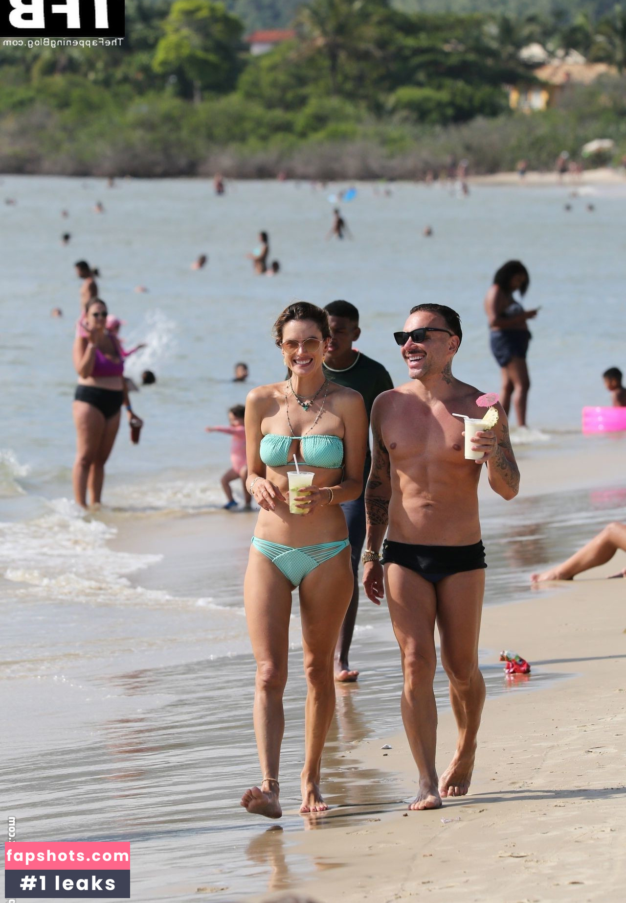 Alessandra Ambrosio gallery photo #2275