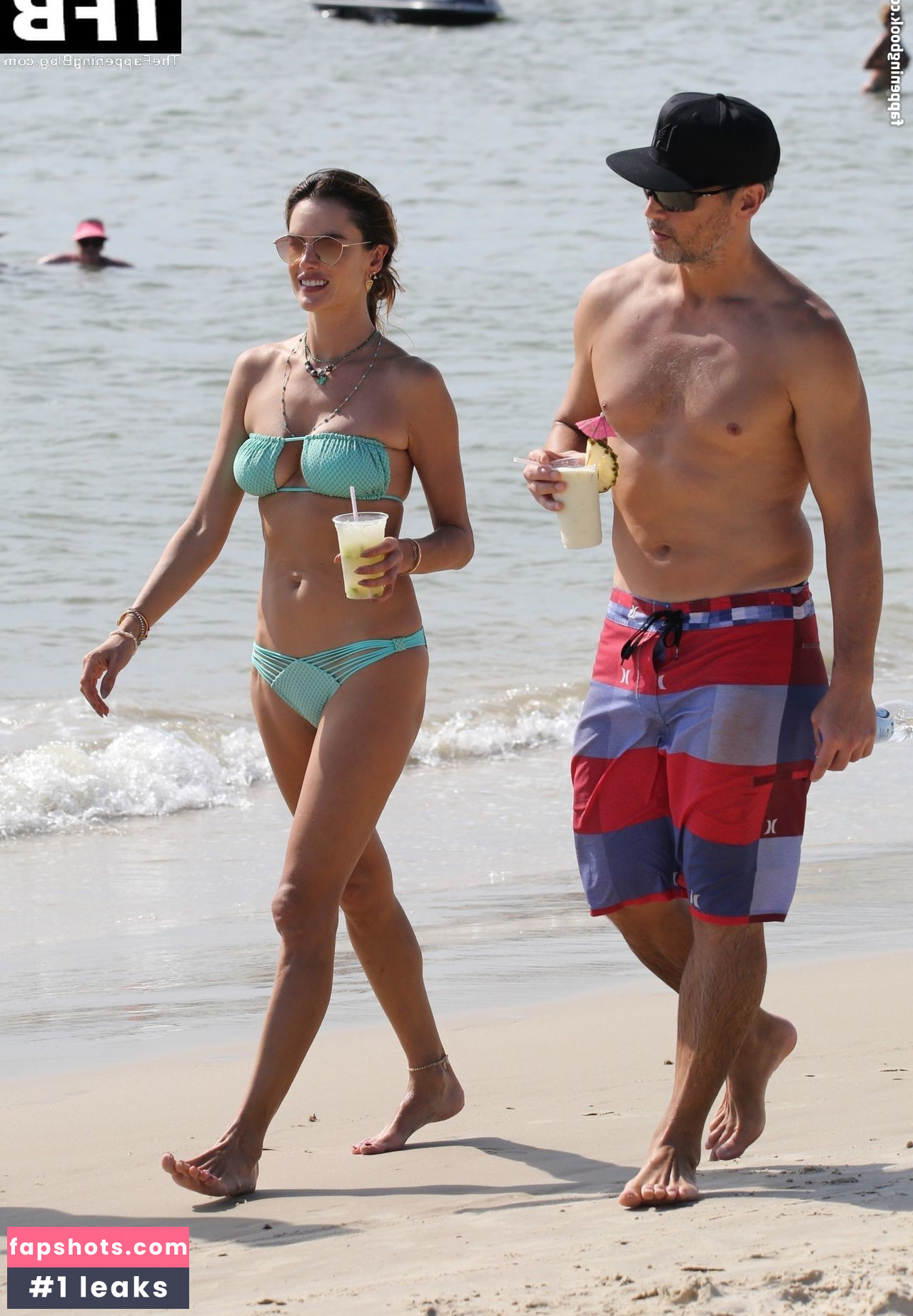 Alessandra Ambrosio gallery photo #2276