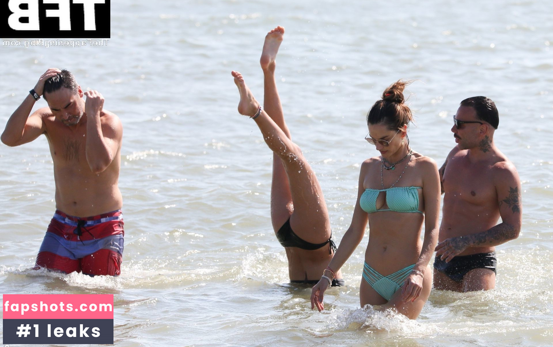 Alessandra Ambrosio gallery photo #2287