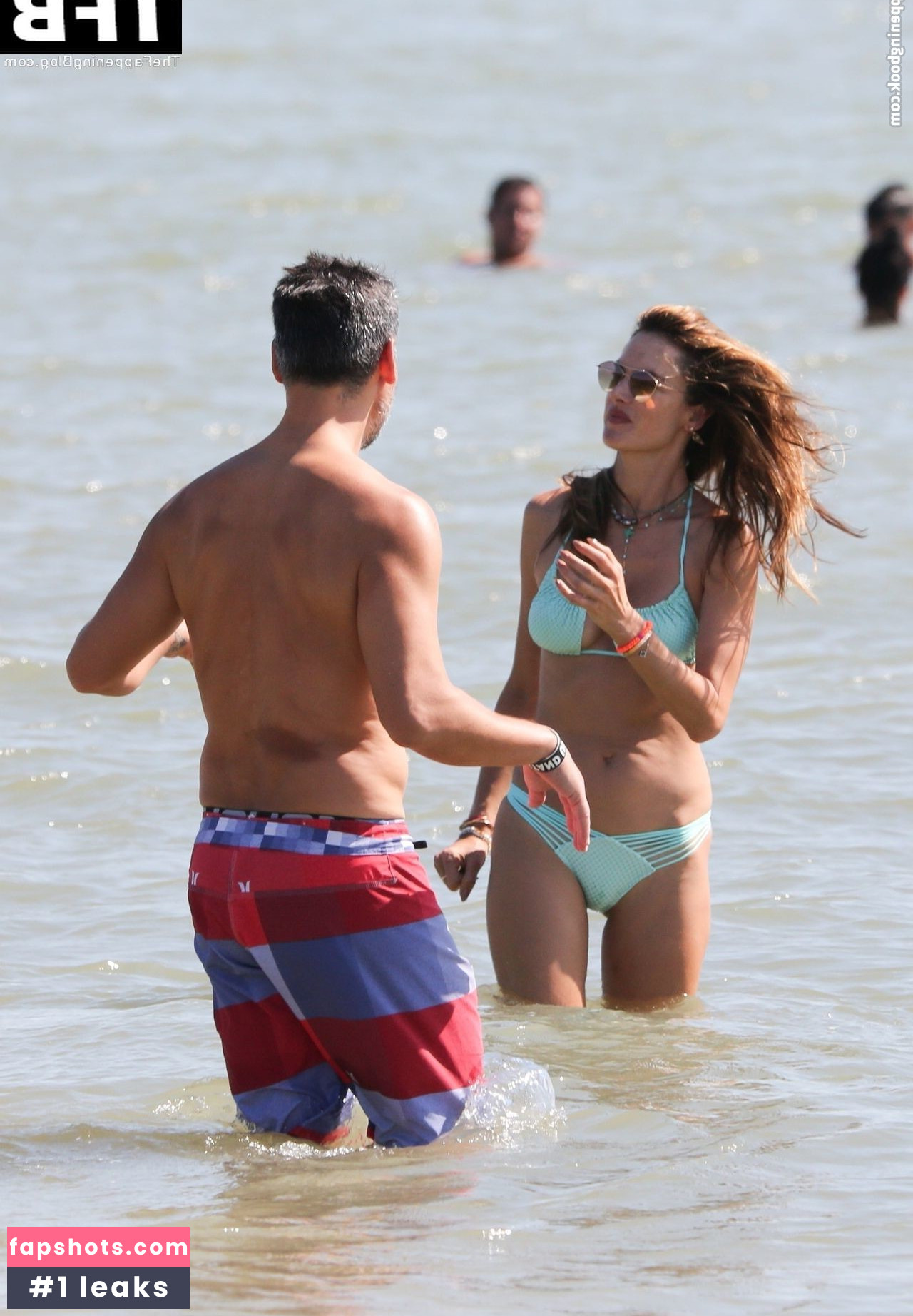 Alessandra Ambrosio gallery photo #2290