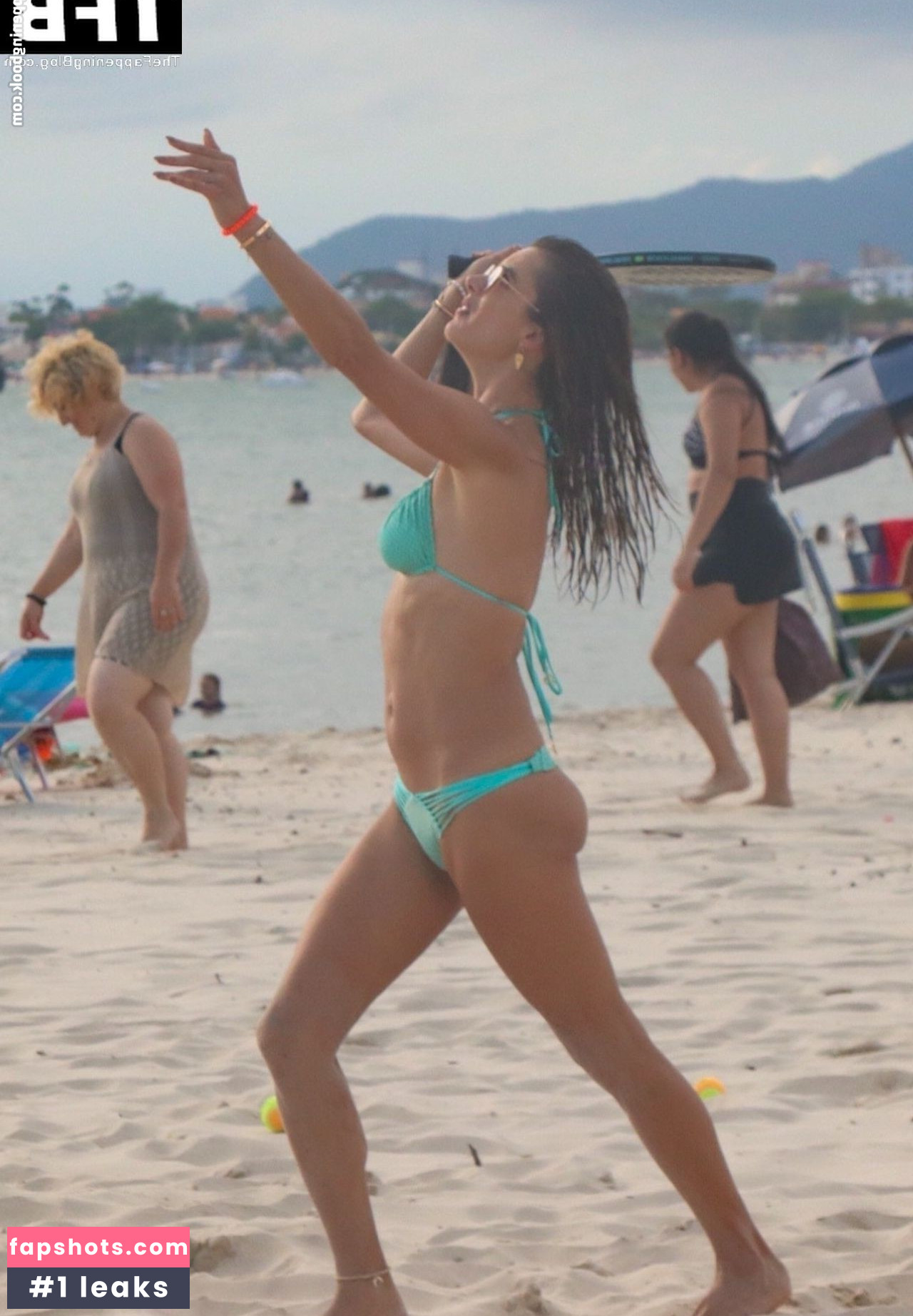 Alessandra Ambrosio gallery photo #2297