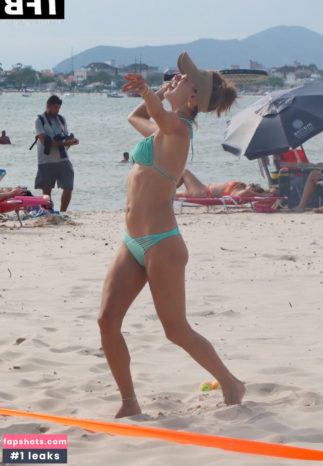 Alessandra Ambrosio gallery photo #2309