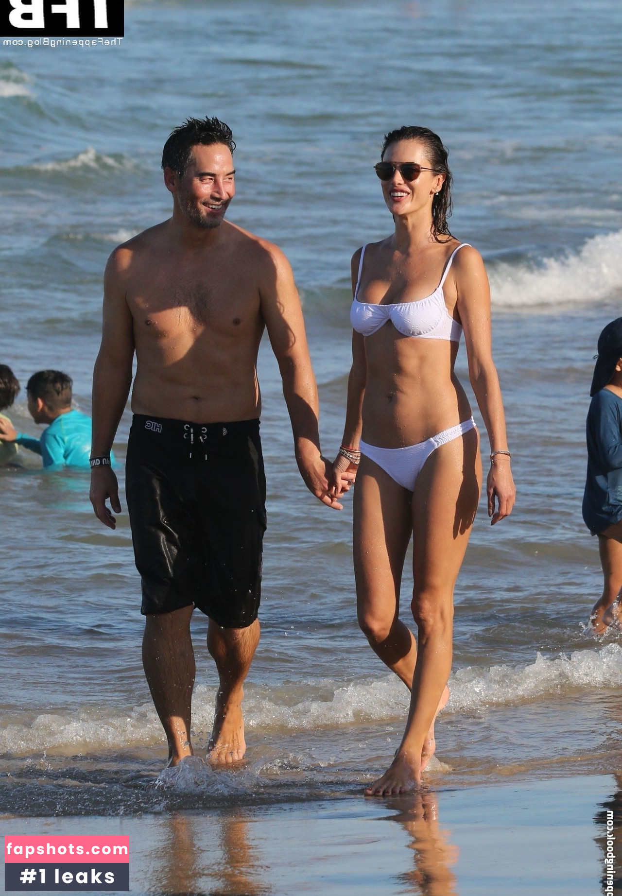 Alessandra Ambrosio gallery photo #2325