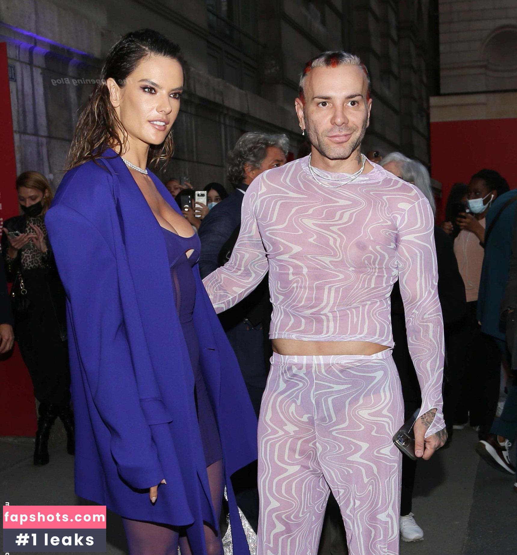 Alessandra Ambrosio gallery photo #2435