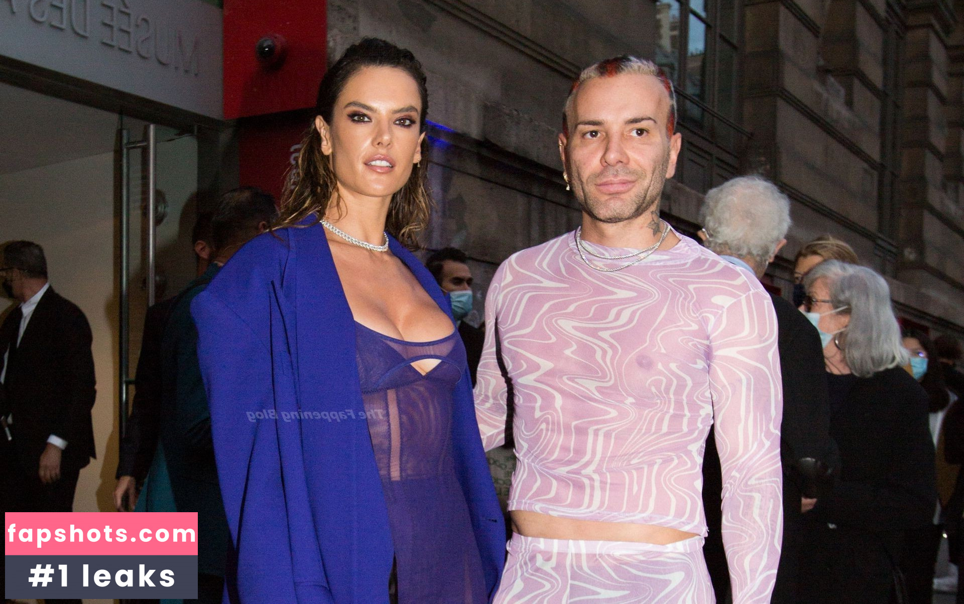 Alessandra Ambrosio gallery photo #2462