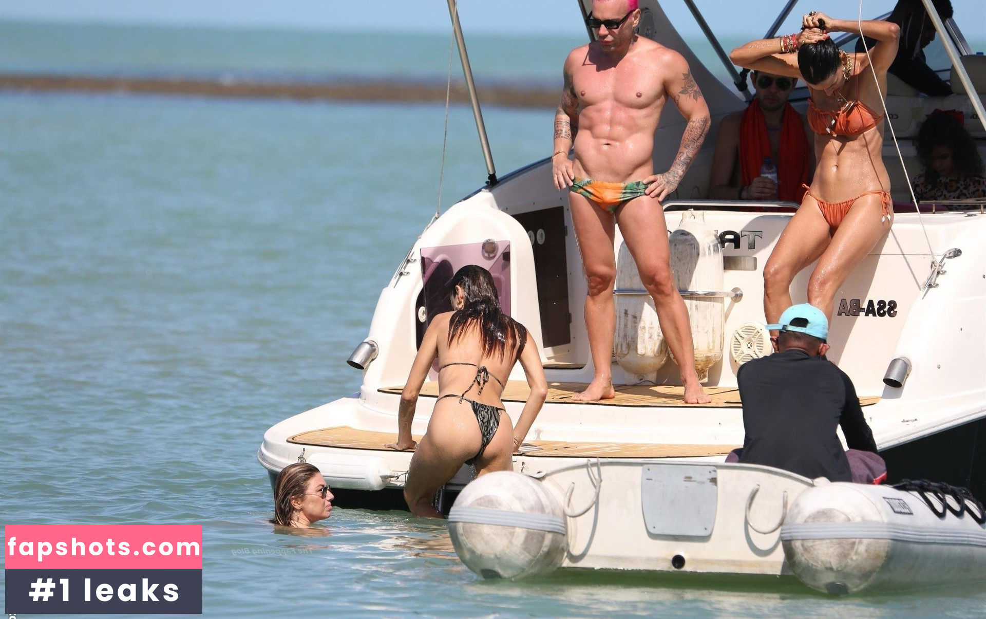 Alessandra Ambrosio gallery photo #2554