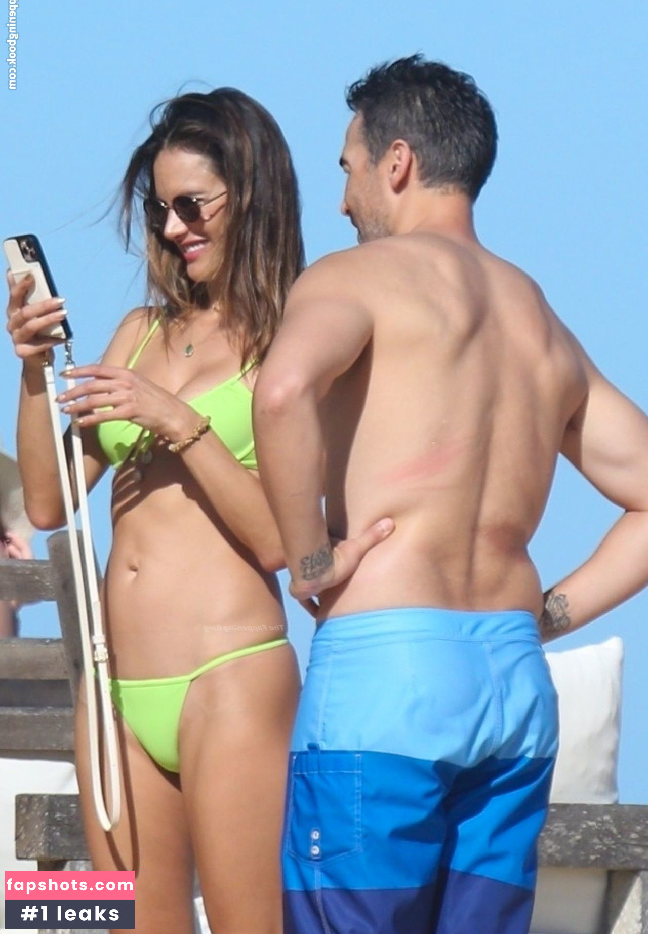 Alessandra Ambrosio gallery photo #2576