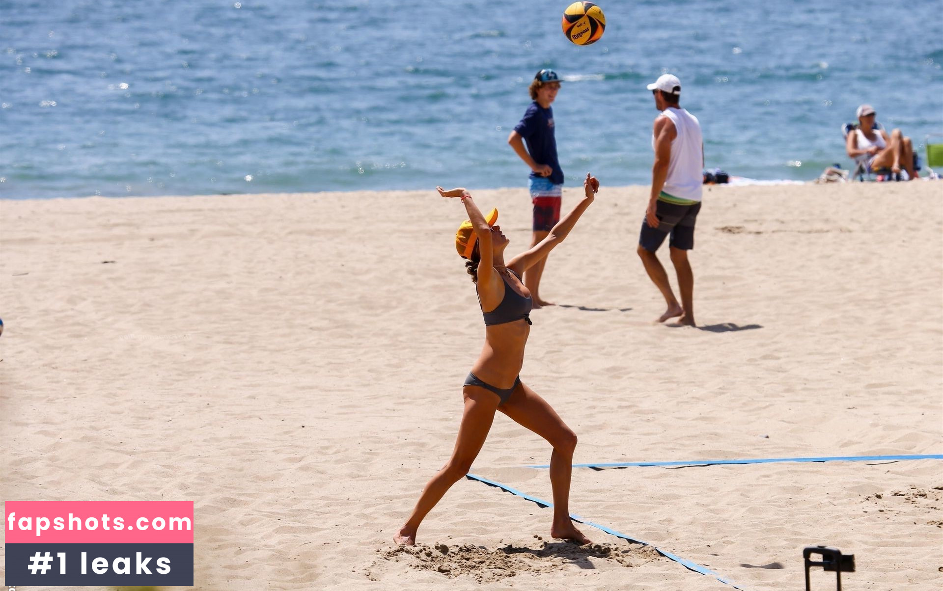 Alessandra Ambrosio gallery photo #2726