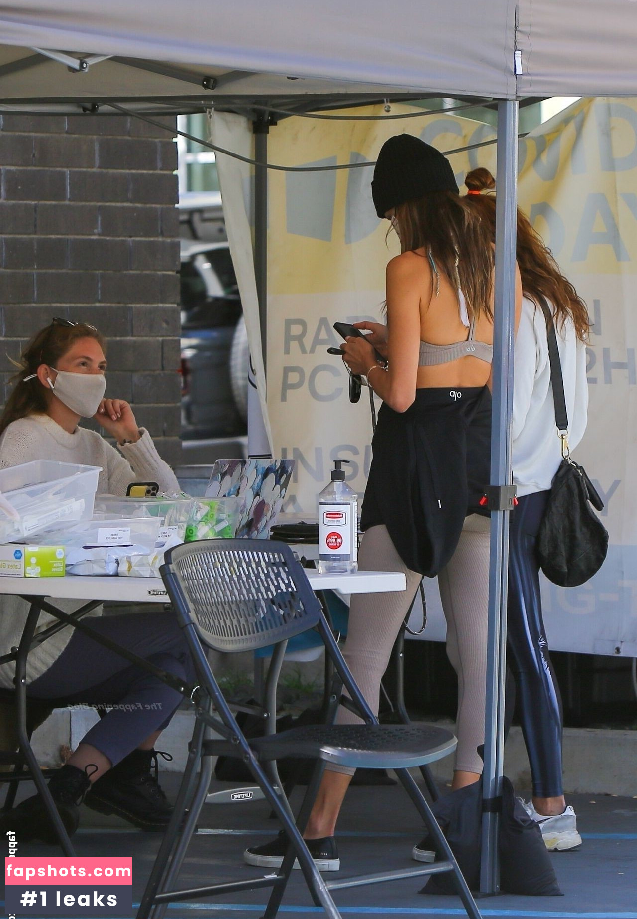 Alessandra Ambrosio gallery photo #2855