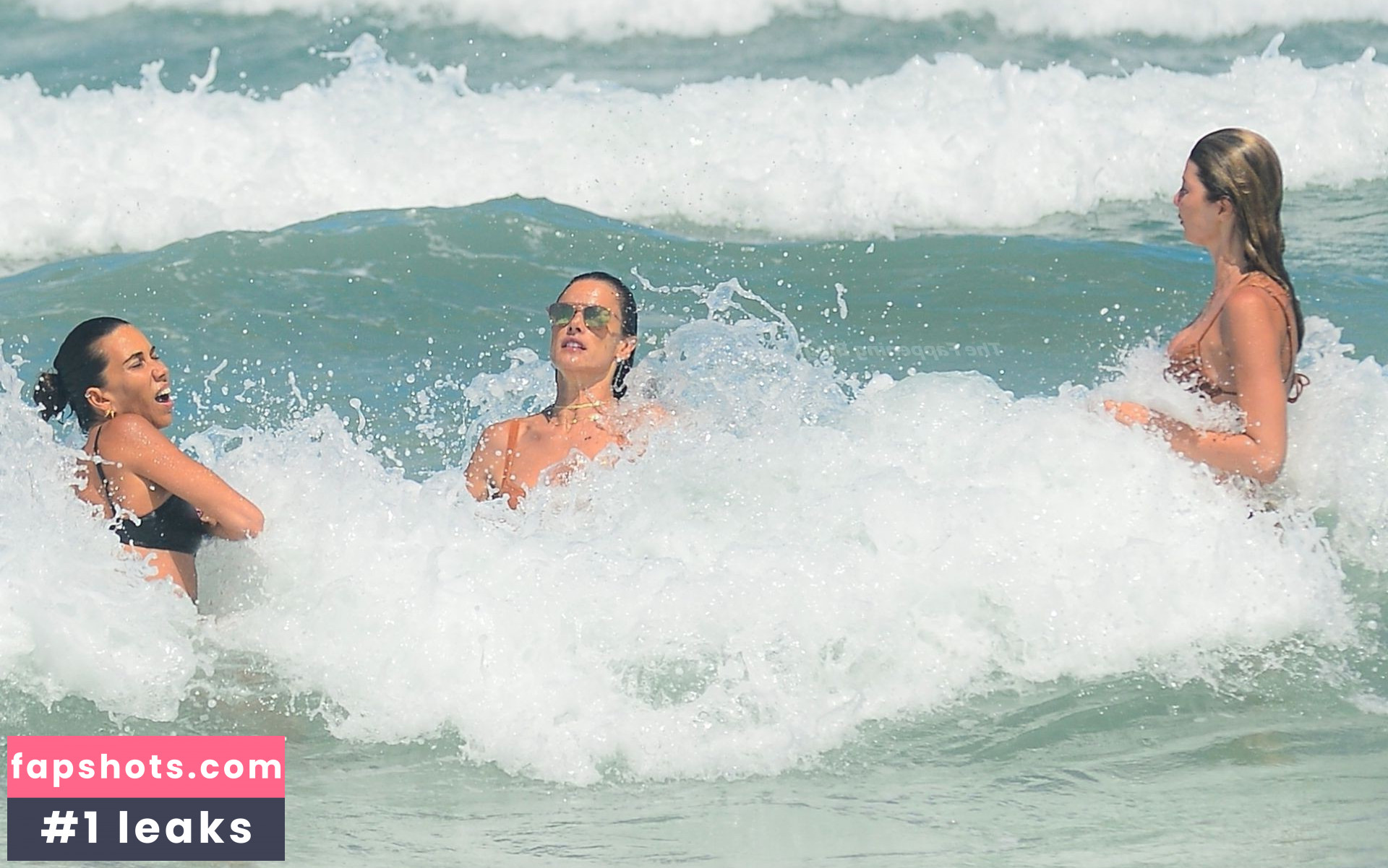 Alessandra Ambrosio gallery photo #2993