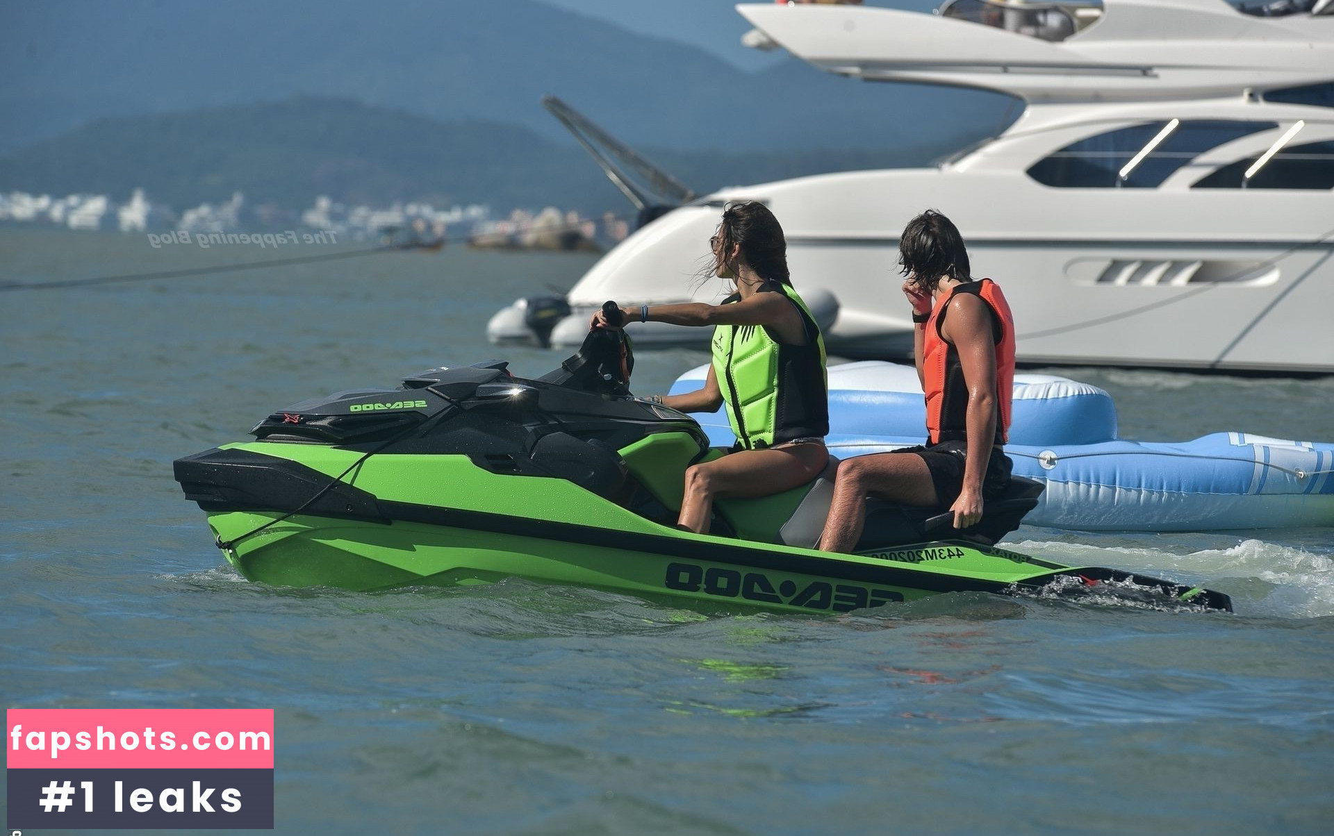 Alessandra Ambrosio gallery photo #3017