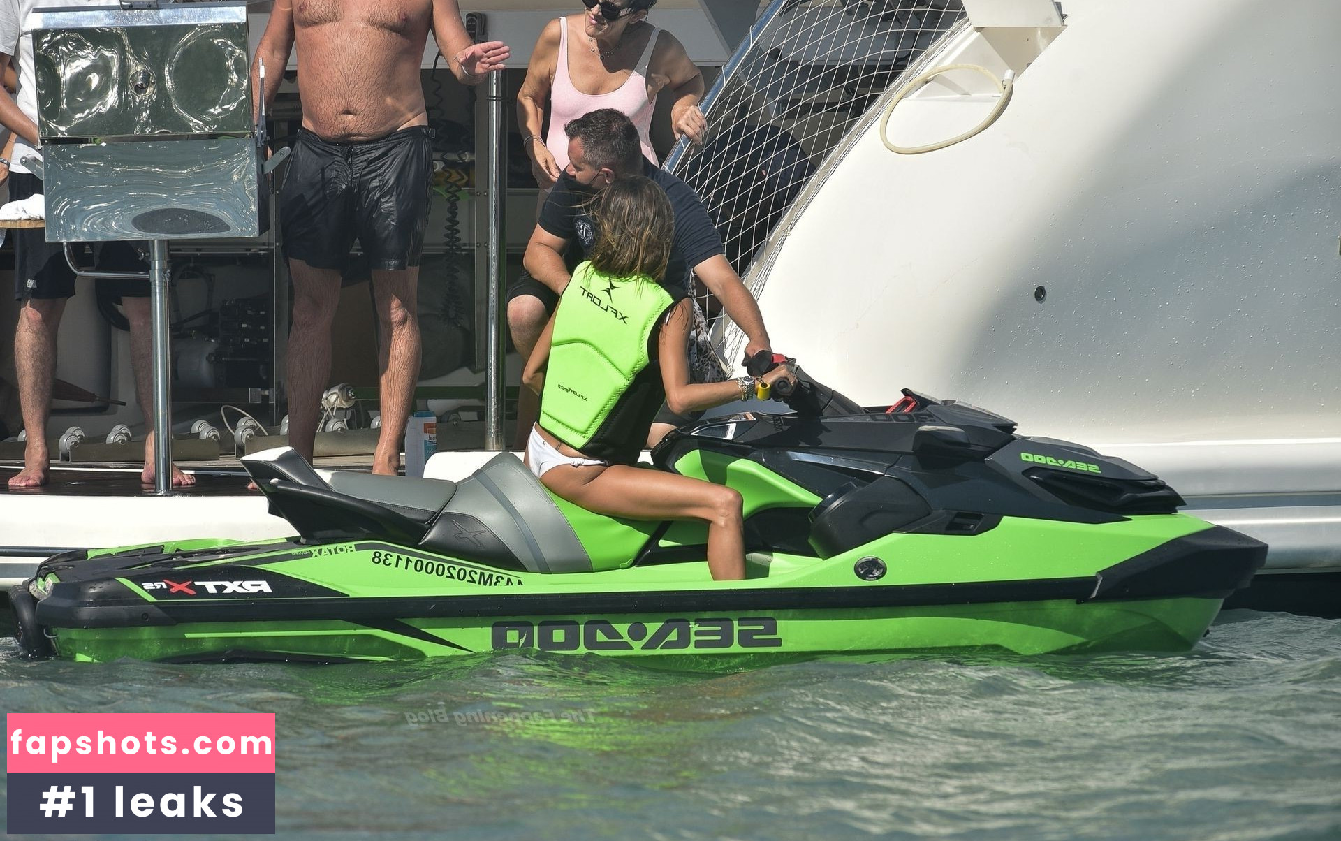 Alessandra Ambrosio gallery photo #3018