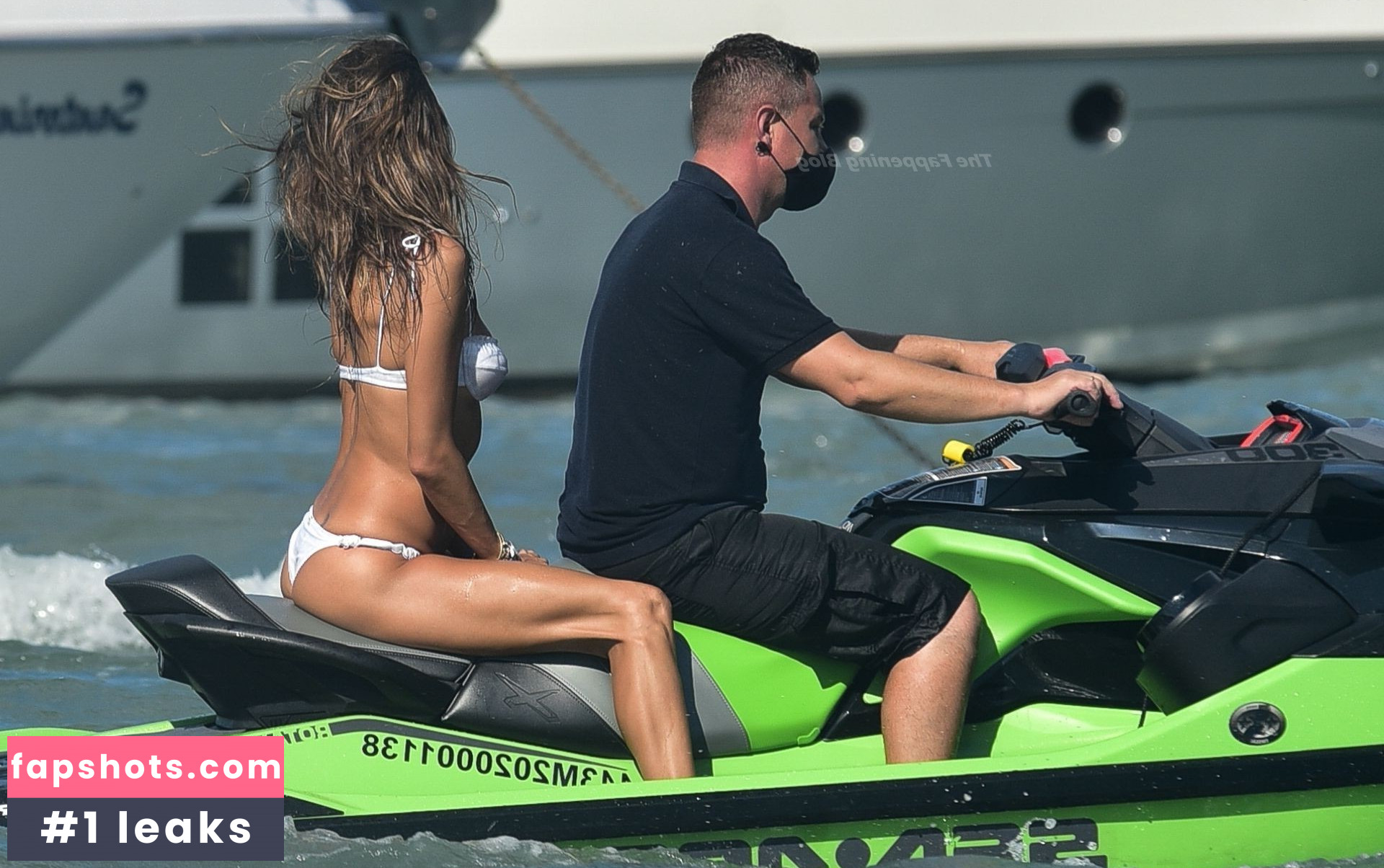 Alessandra Ambrosio gallery photo #3020