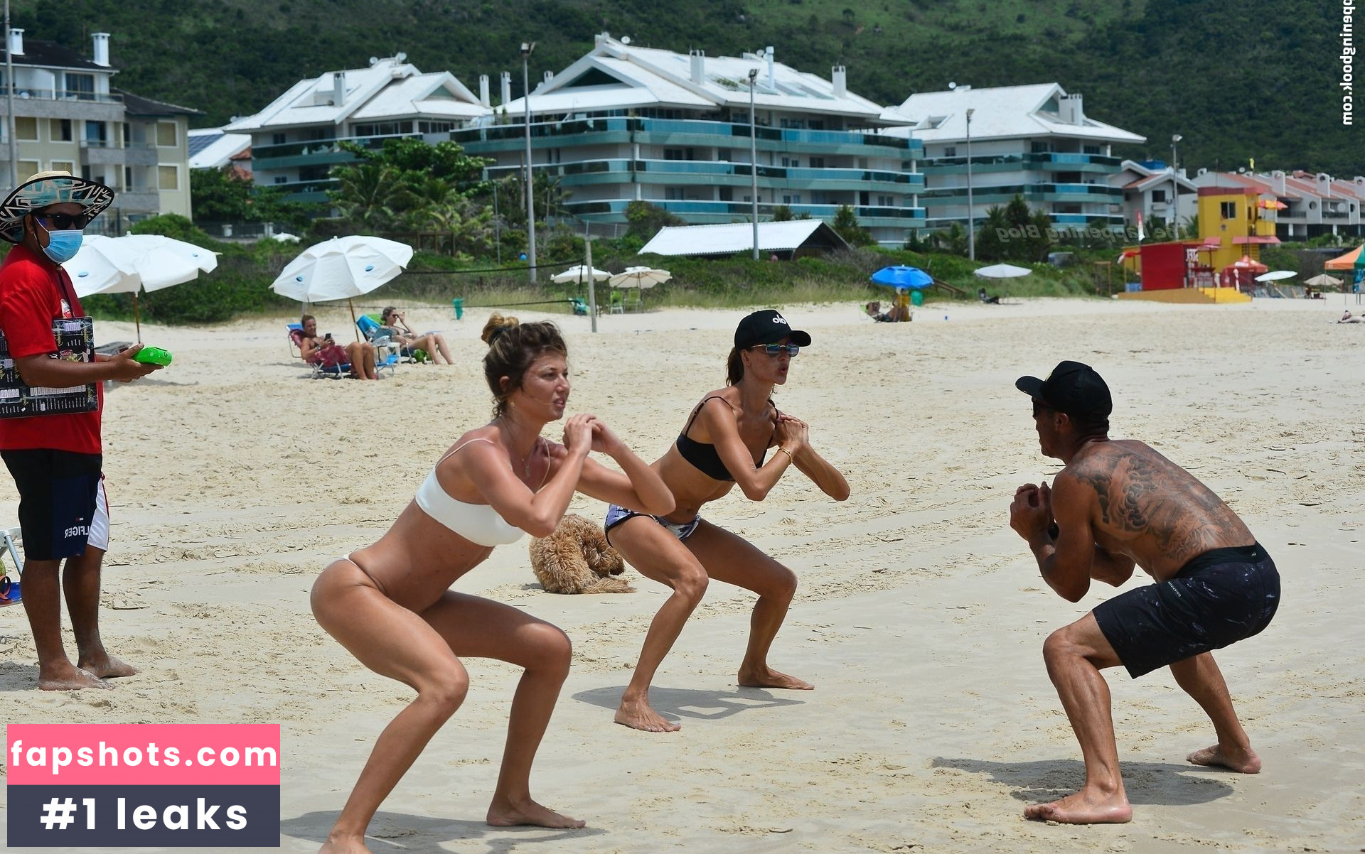 Alessandra Ambrosio gallery photo #3033