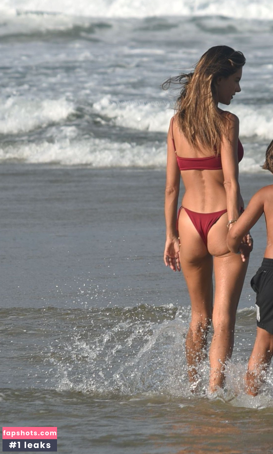 Alessandra Ambrosio gallery photo #3040