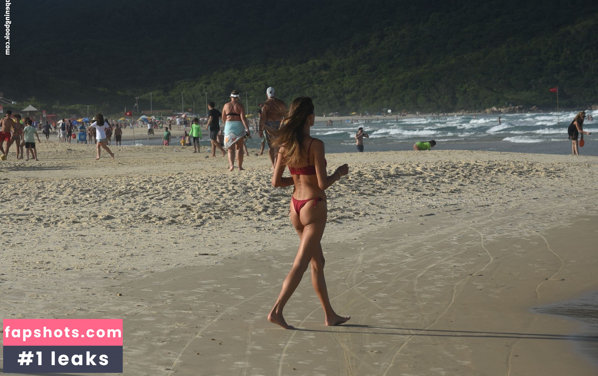 Alessandra Ambrosio gallery photo #3043