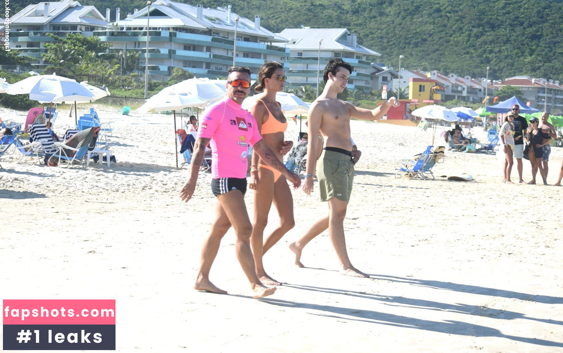 Alessandra Ambrosio gallery photo #3052