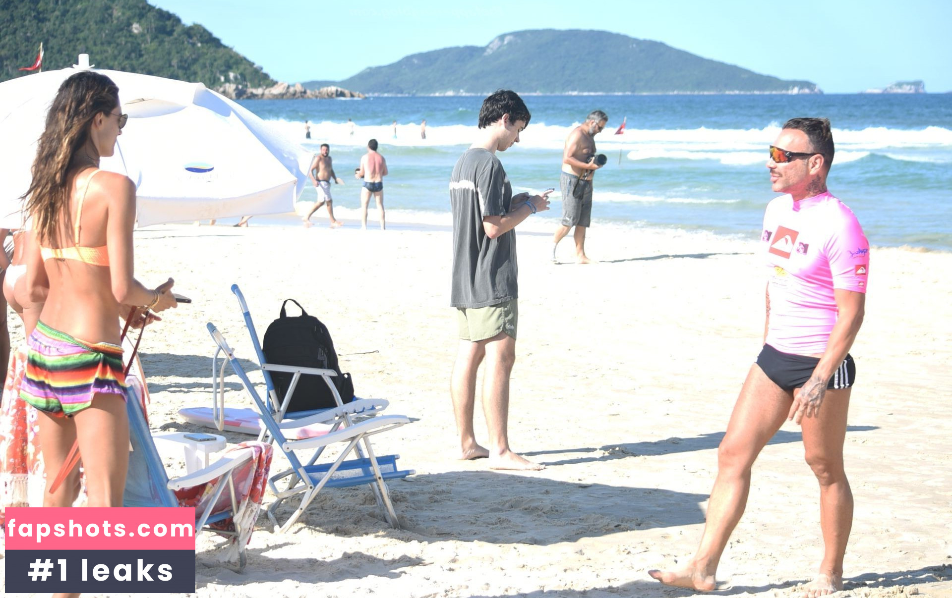 Alessandra Ambrosio gallery photo #3057