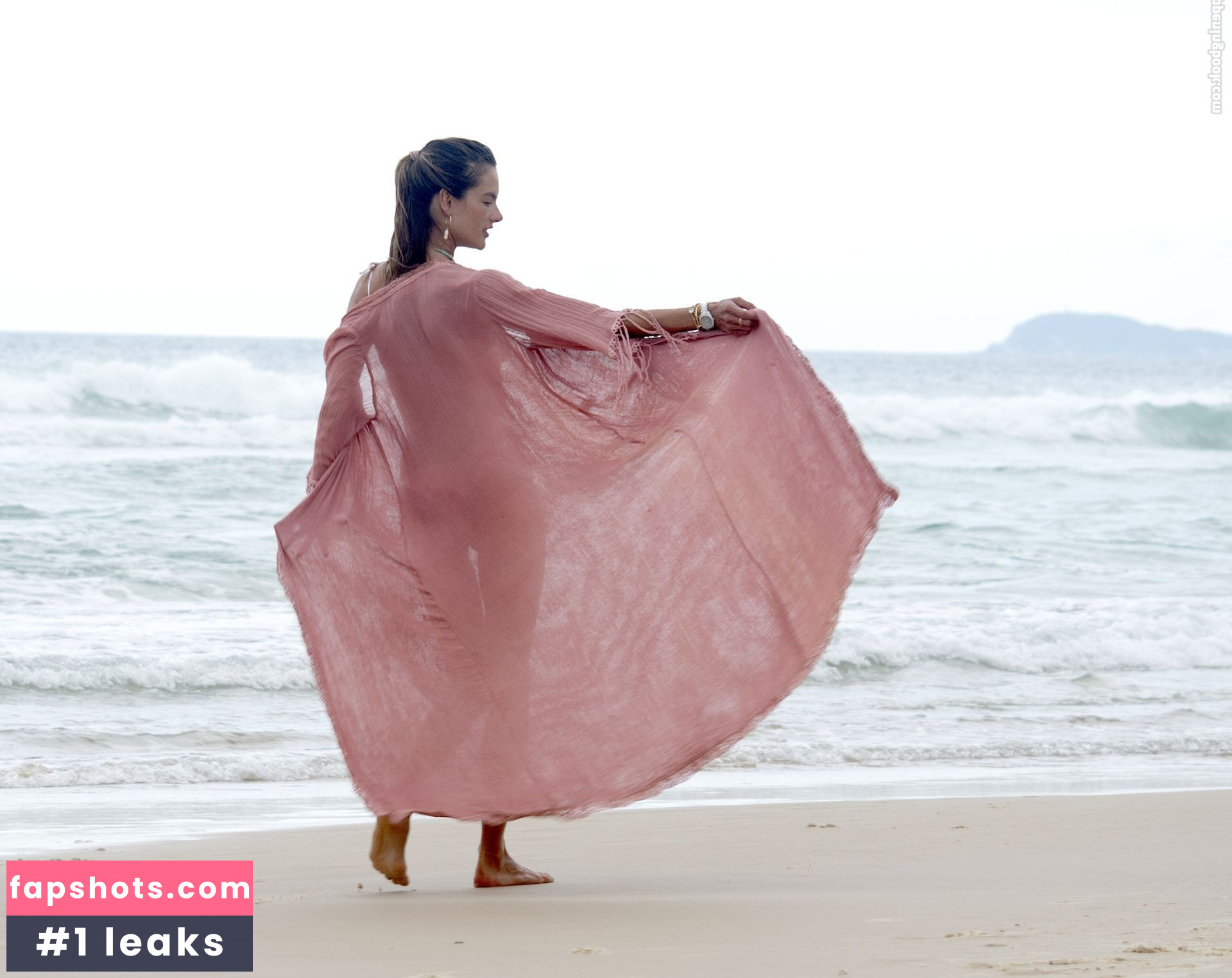 Alessandra Ambrosio gallery photo #3085