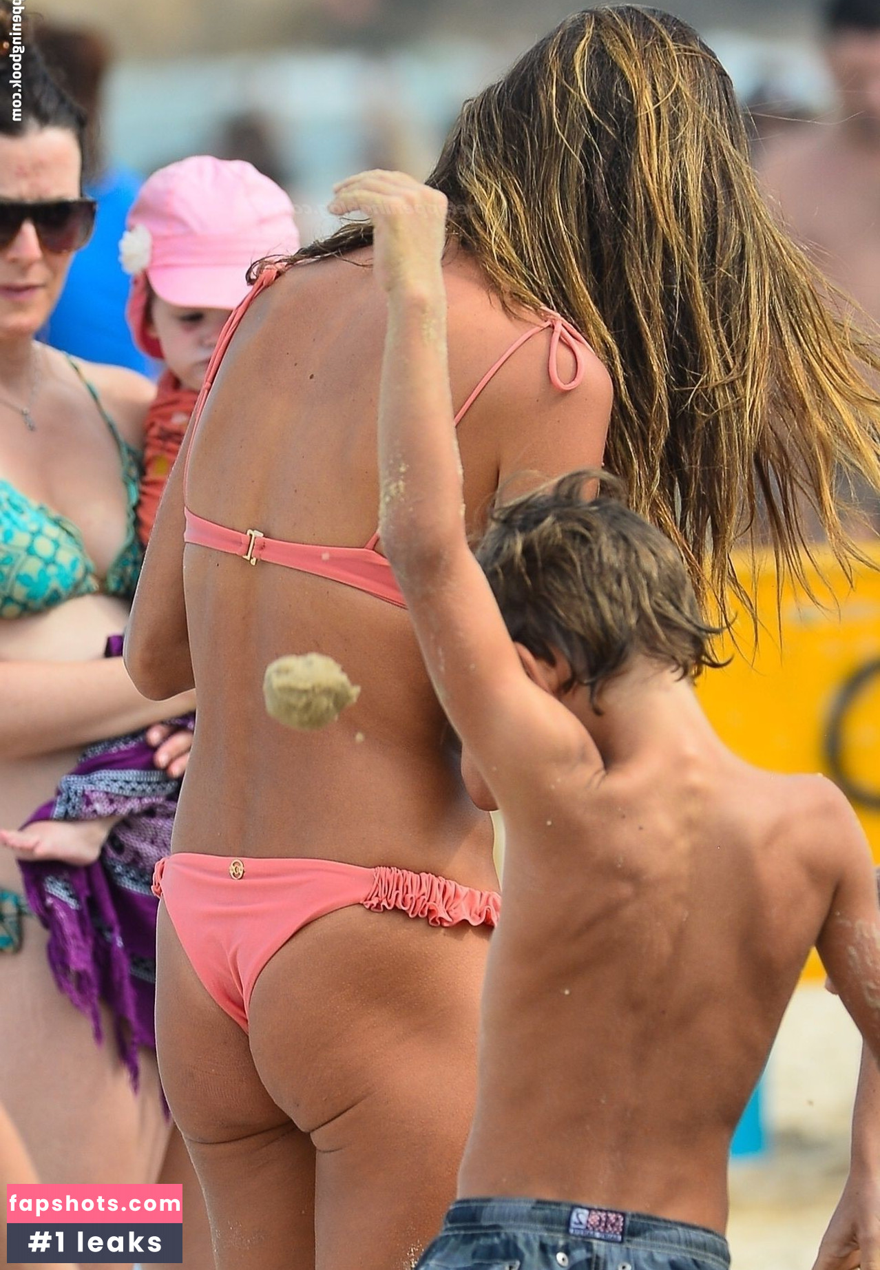 Alessandra Ambrosio gallery photo #3113