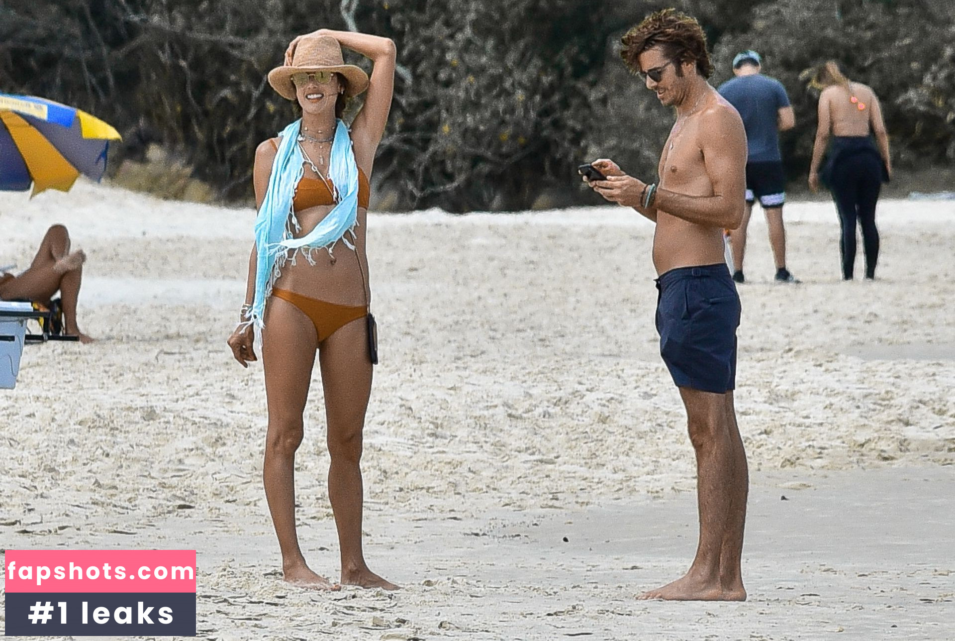 Alessandra Ambrosio gallery photo #3155