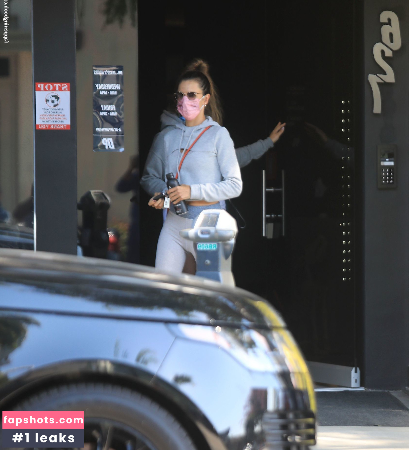 Alessandra Ambrosio gallery photo #3218