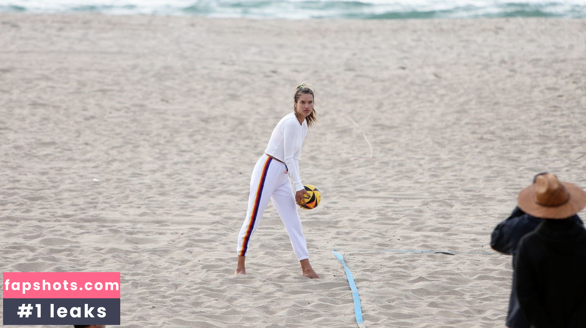 Alessandra Ambrosio gallery photo #3254