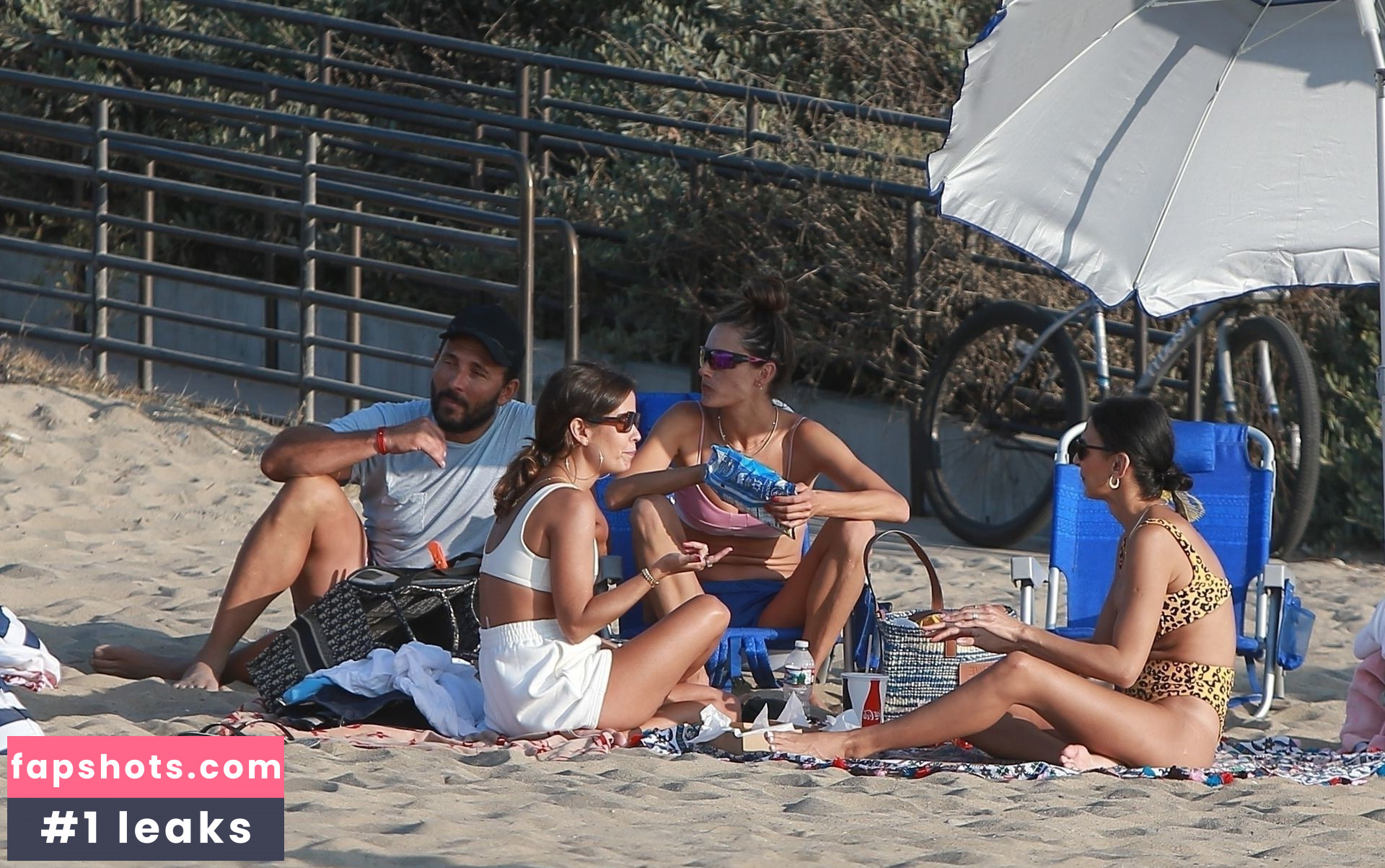 Alessandra Ambrosio gallery photo #3374