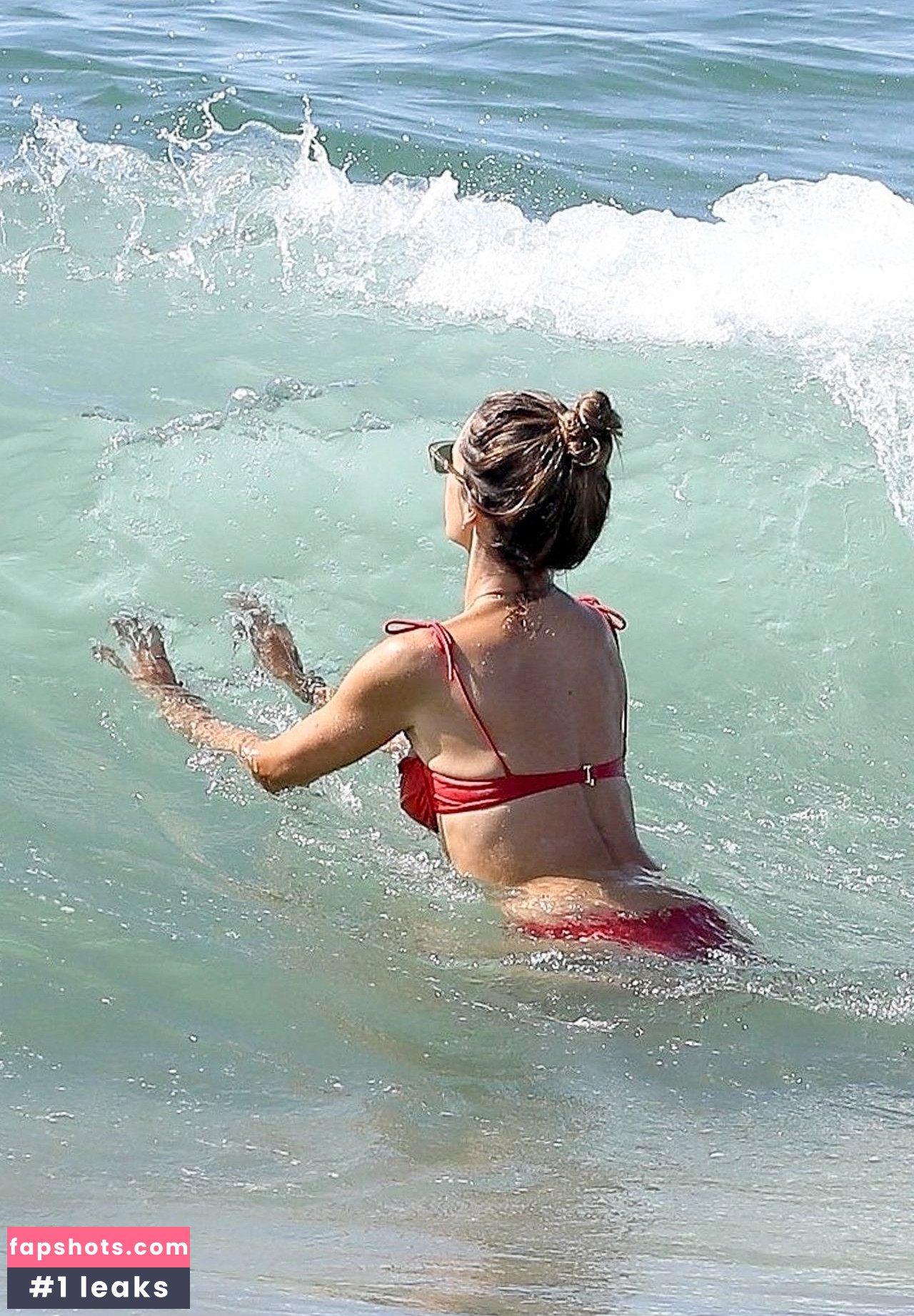 Alessandra Ambrosio gallery photo #3643