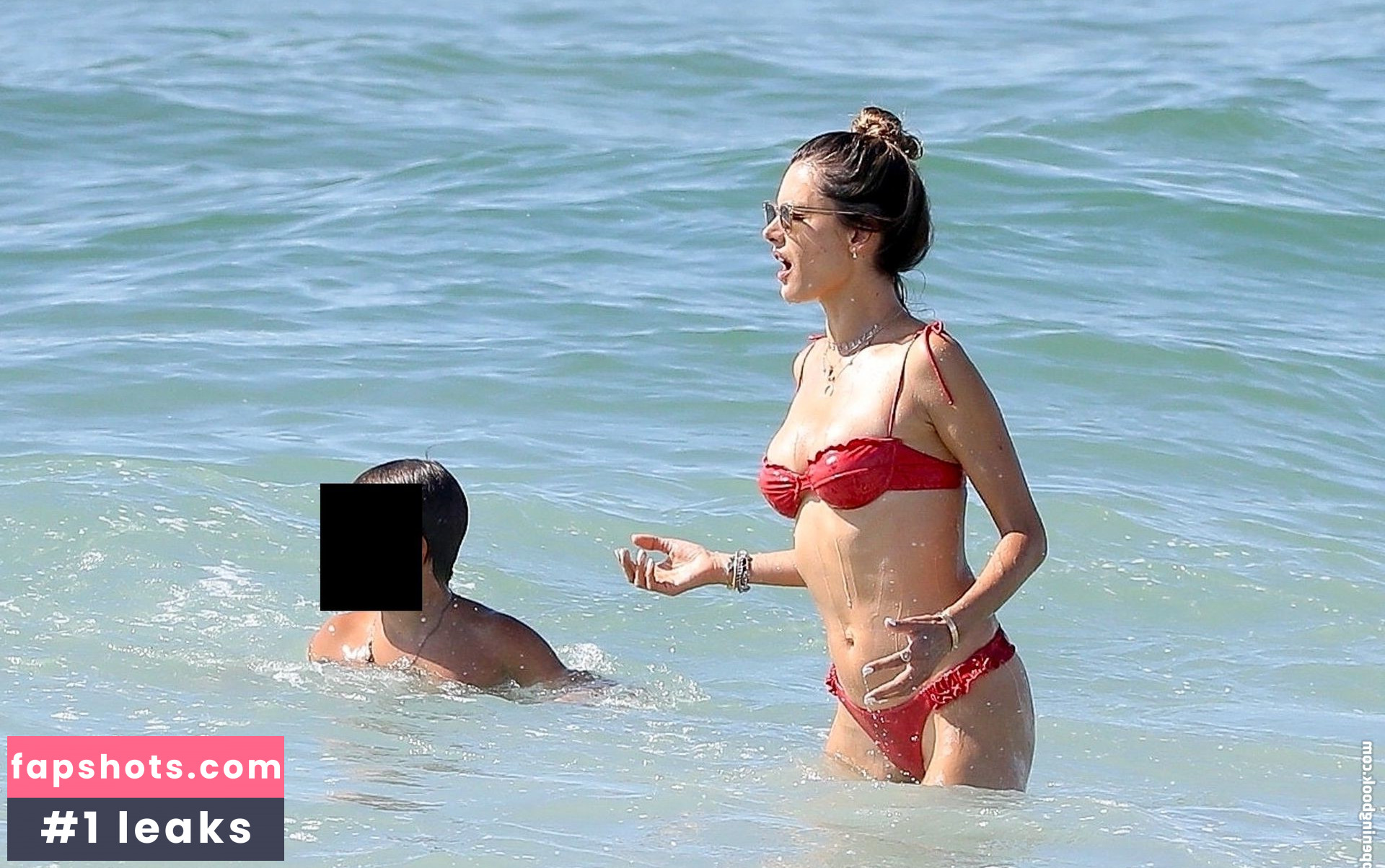 Alessandra Ambrosio gallery photo #3645