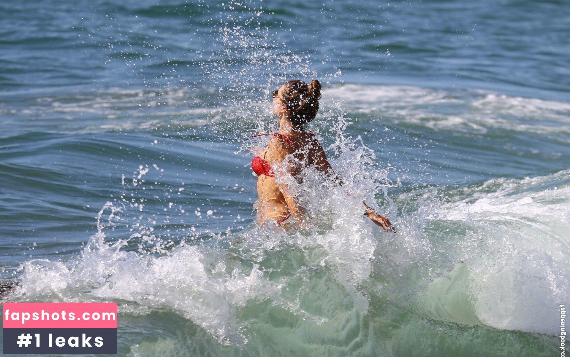 Alessandra Ambrosio gallery photo #3658