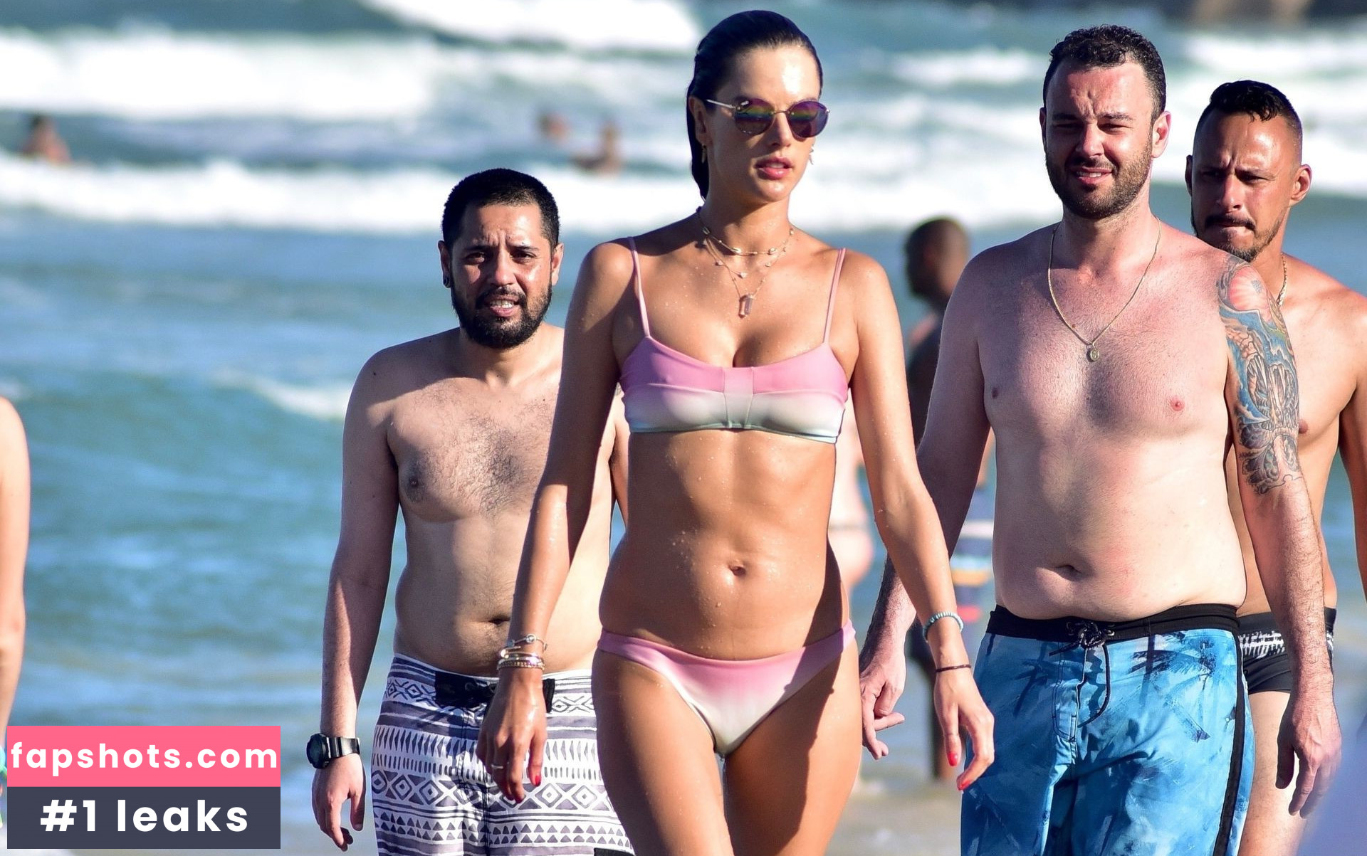 Alessandra Ambrosio gallery photo #4158