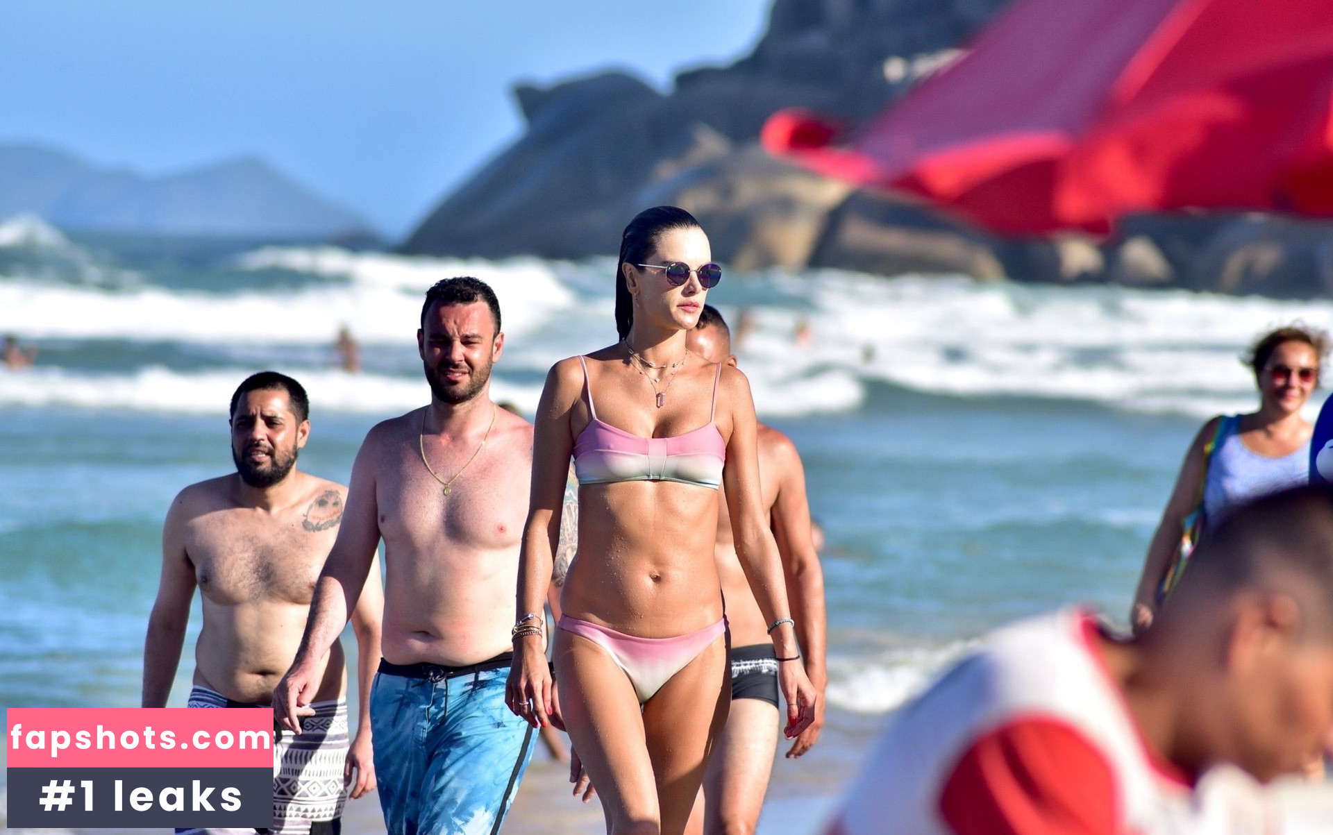 Alessandra Ambrosio gallery photo #4159