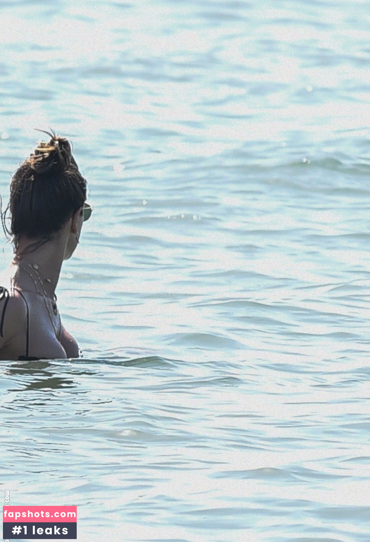 Alessandra Ambrosio gallery photo #4217