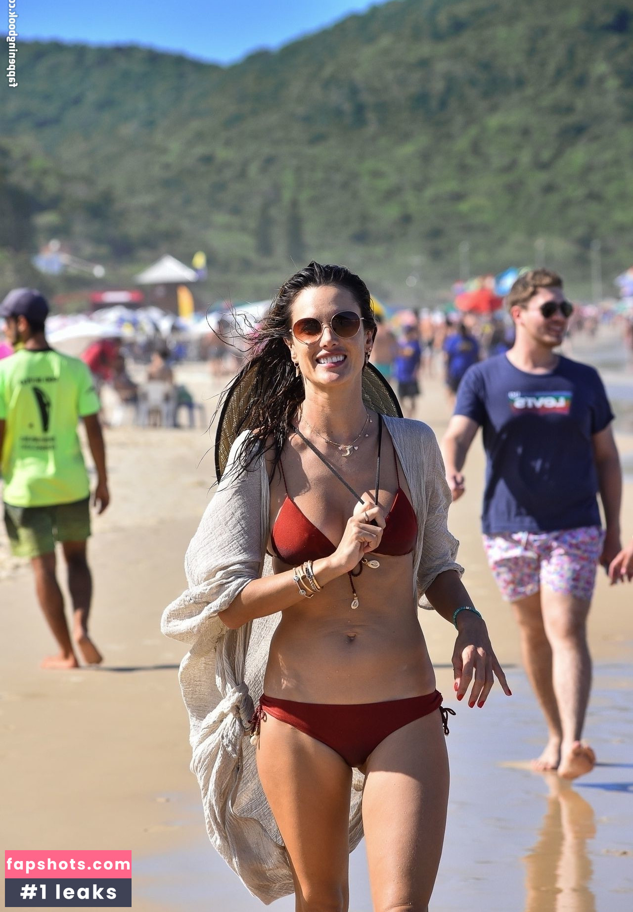 Alessandra Ambrosio gallery photo #4222