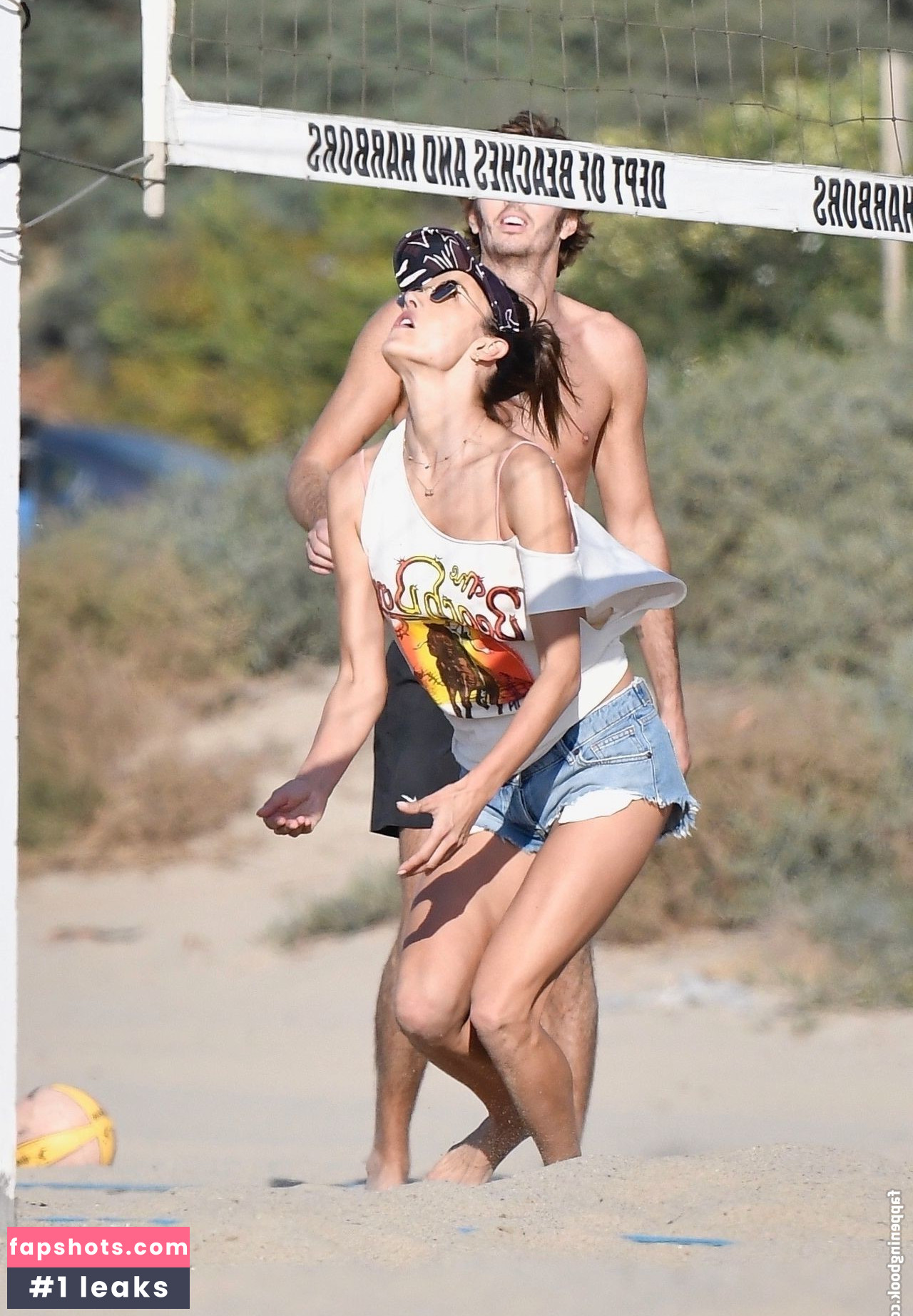 Alessandra Ambrosio gallery photo #4315