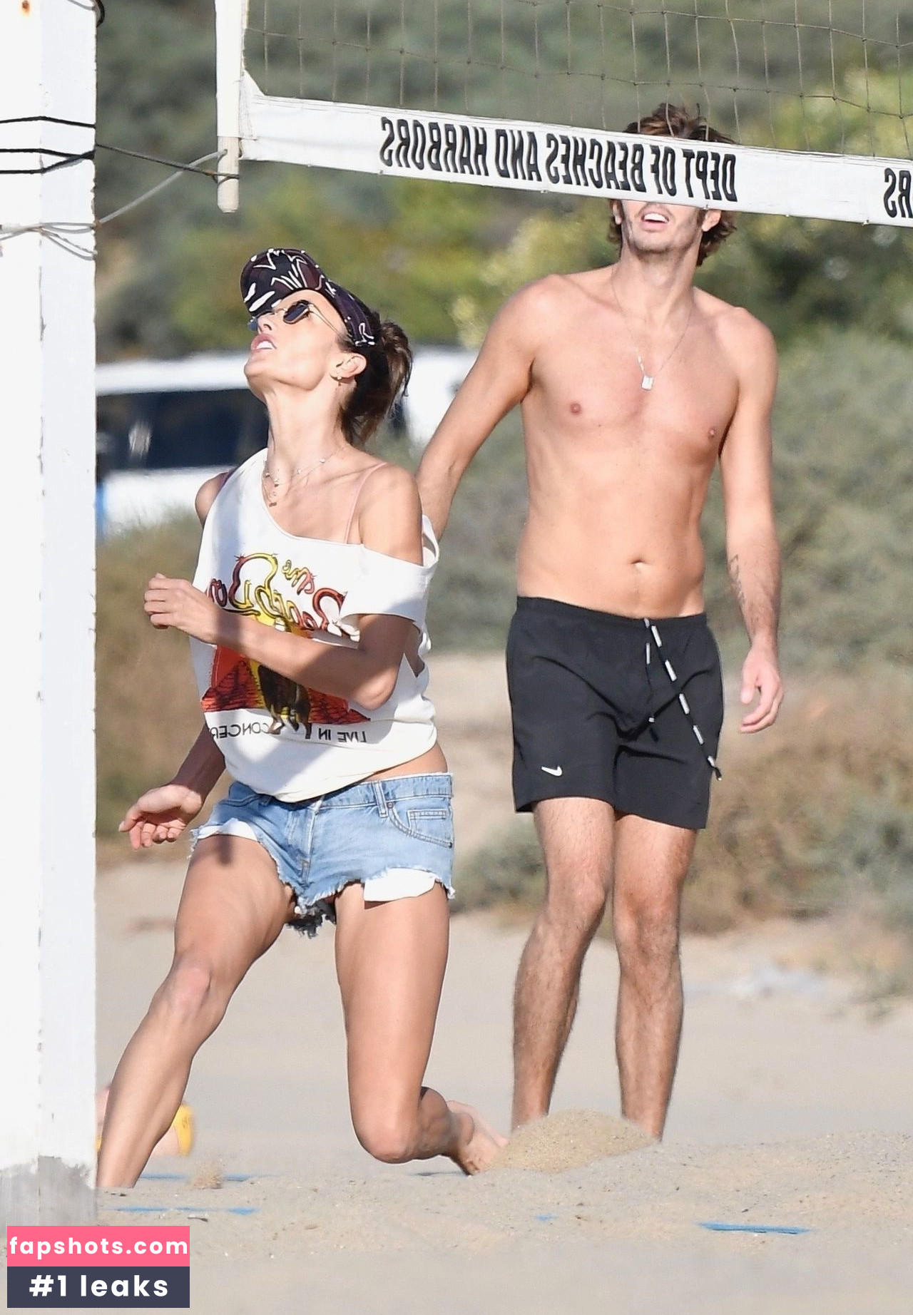 Alessandra Ambrosio gallery photo #4316