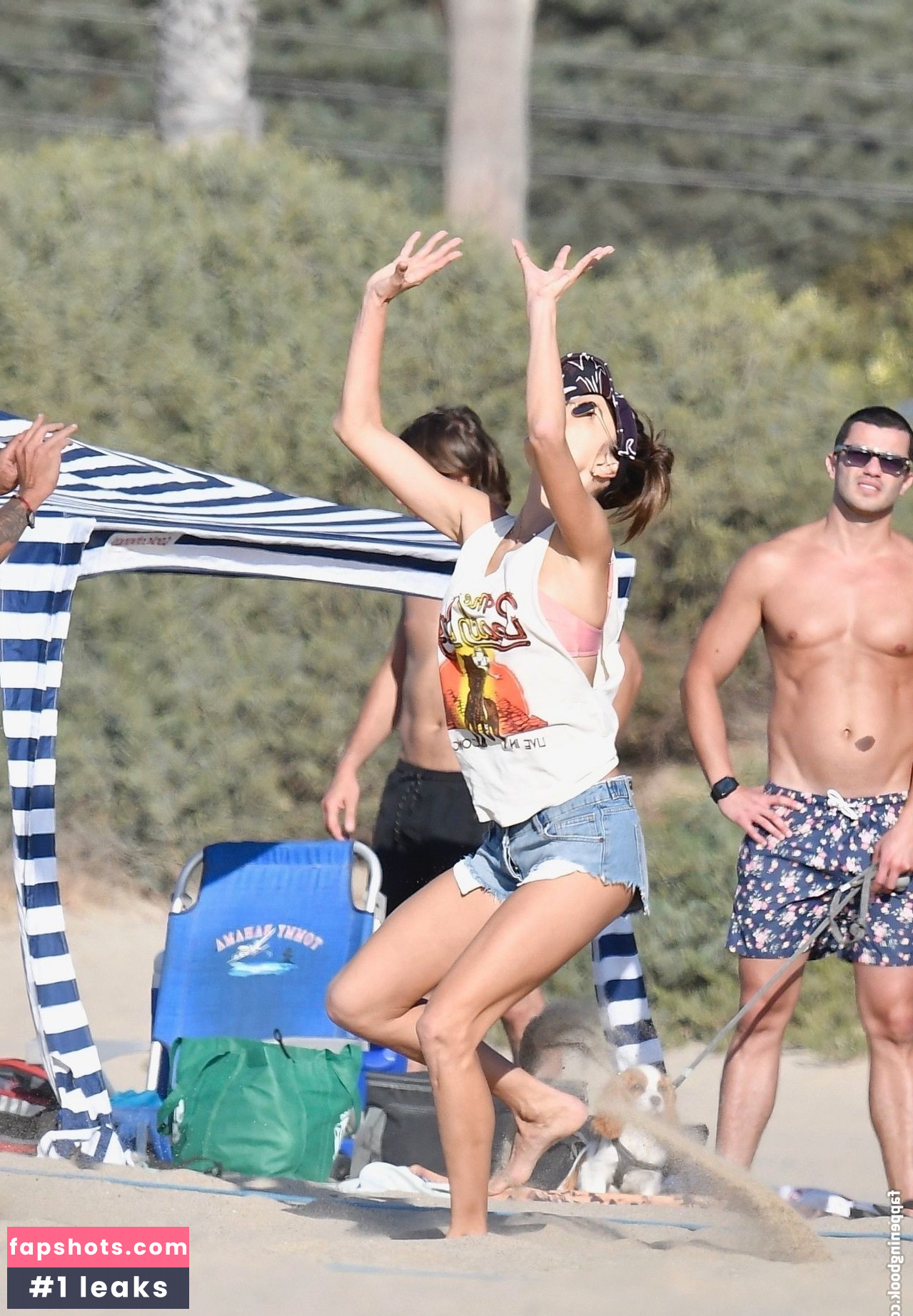 Alessandra Ambrosio gallery photo #4317