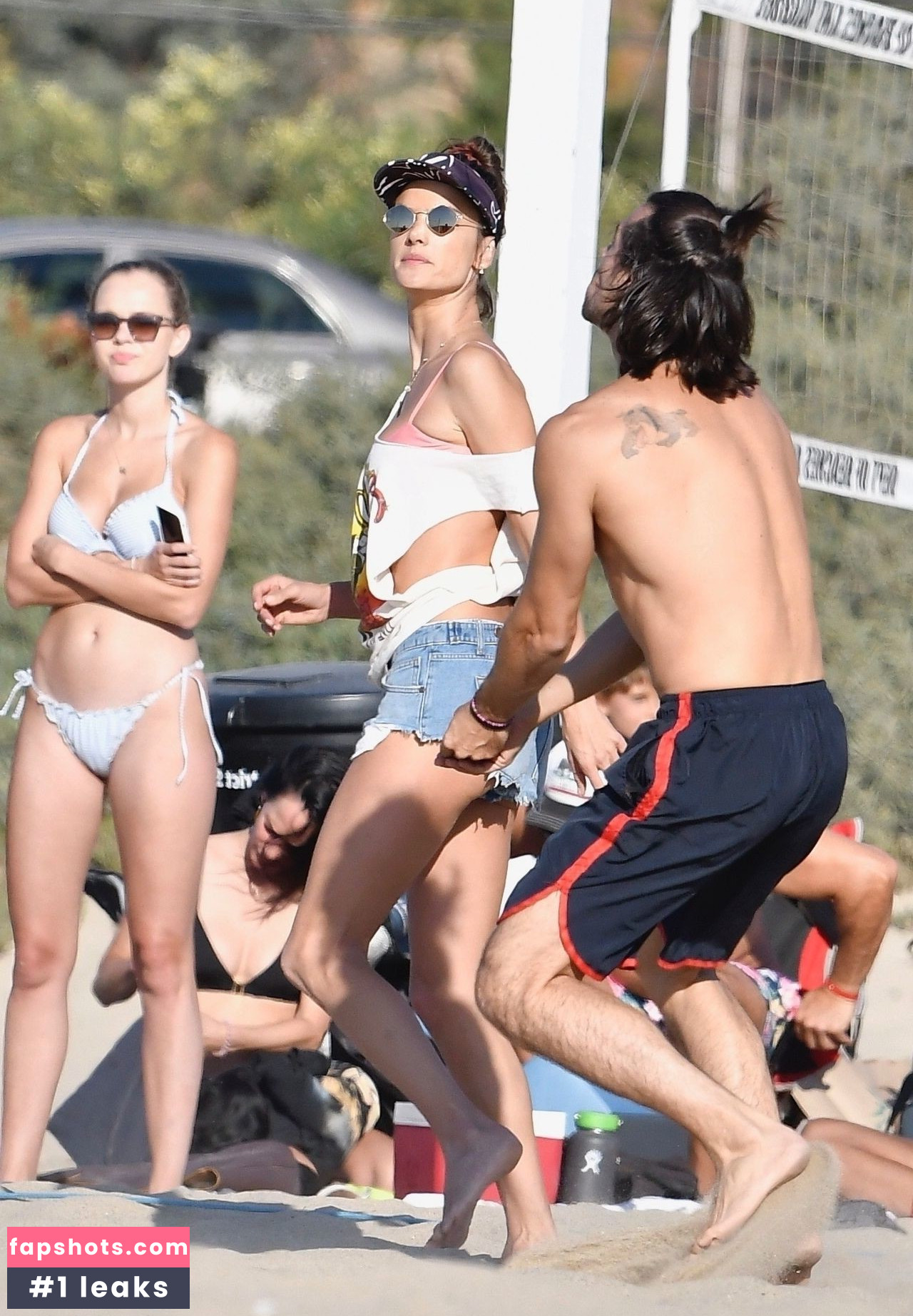 Alessandra Ambrosio gallery photo #4318