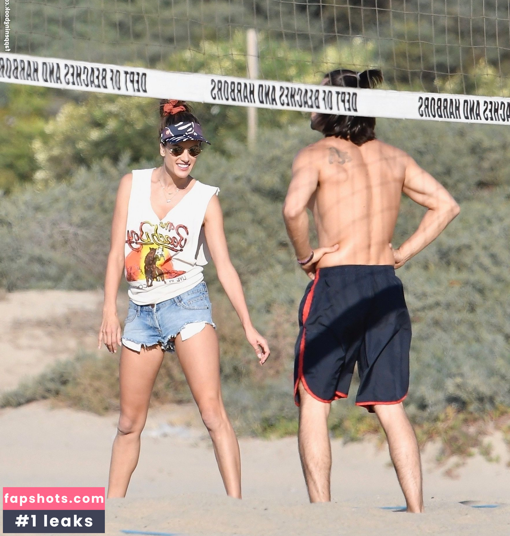 Alessandra Ambrosio gallery photo #4343