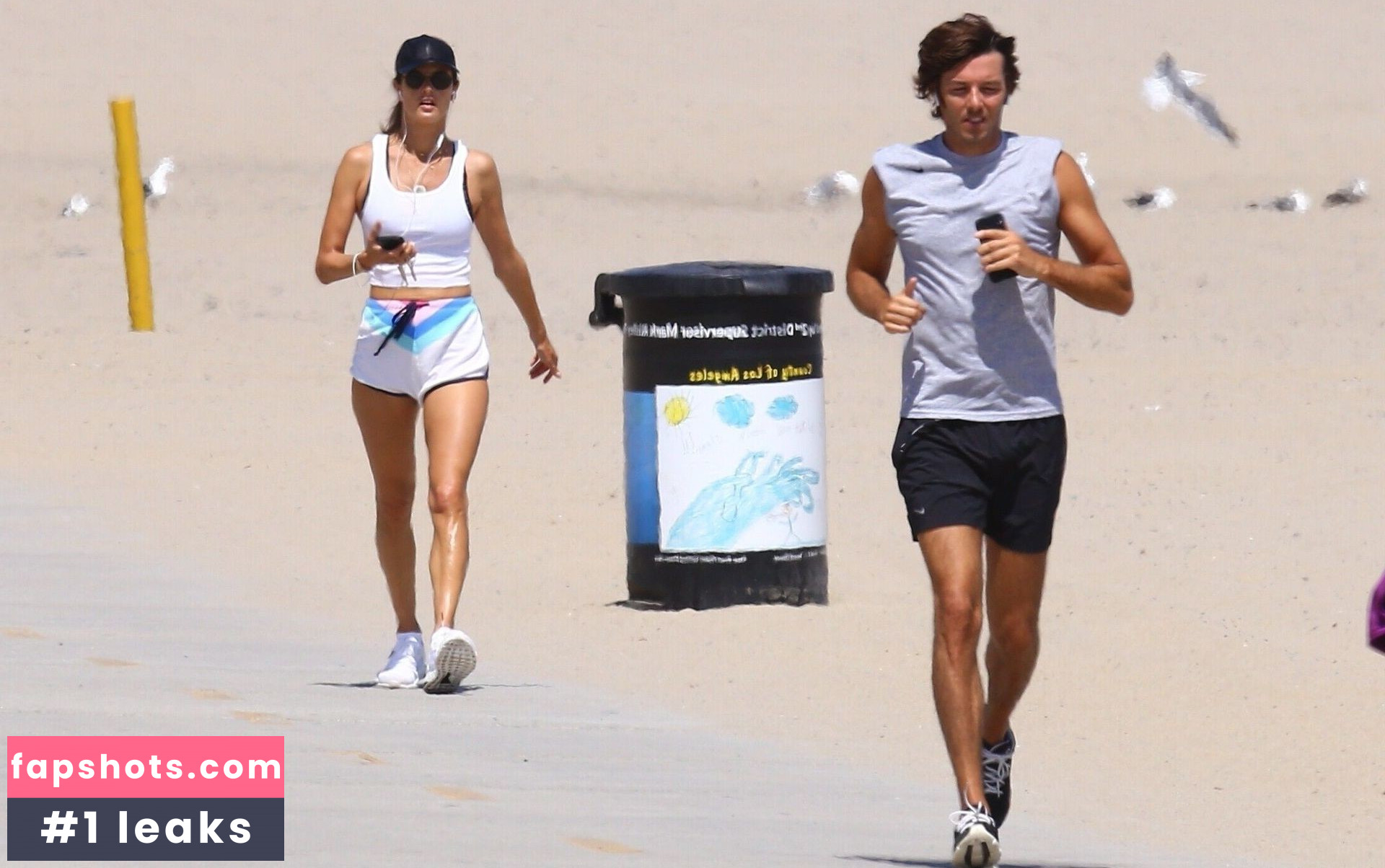 Alessandra Ambrosio gallery photo #4425