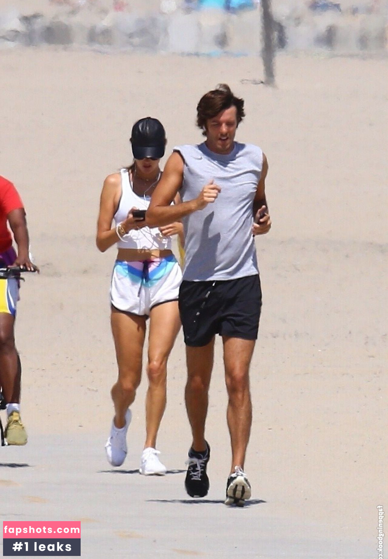 Alessandra Ambrosio gallery photo #4426