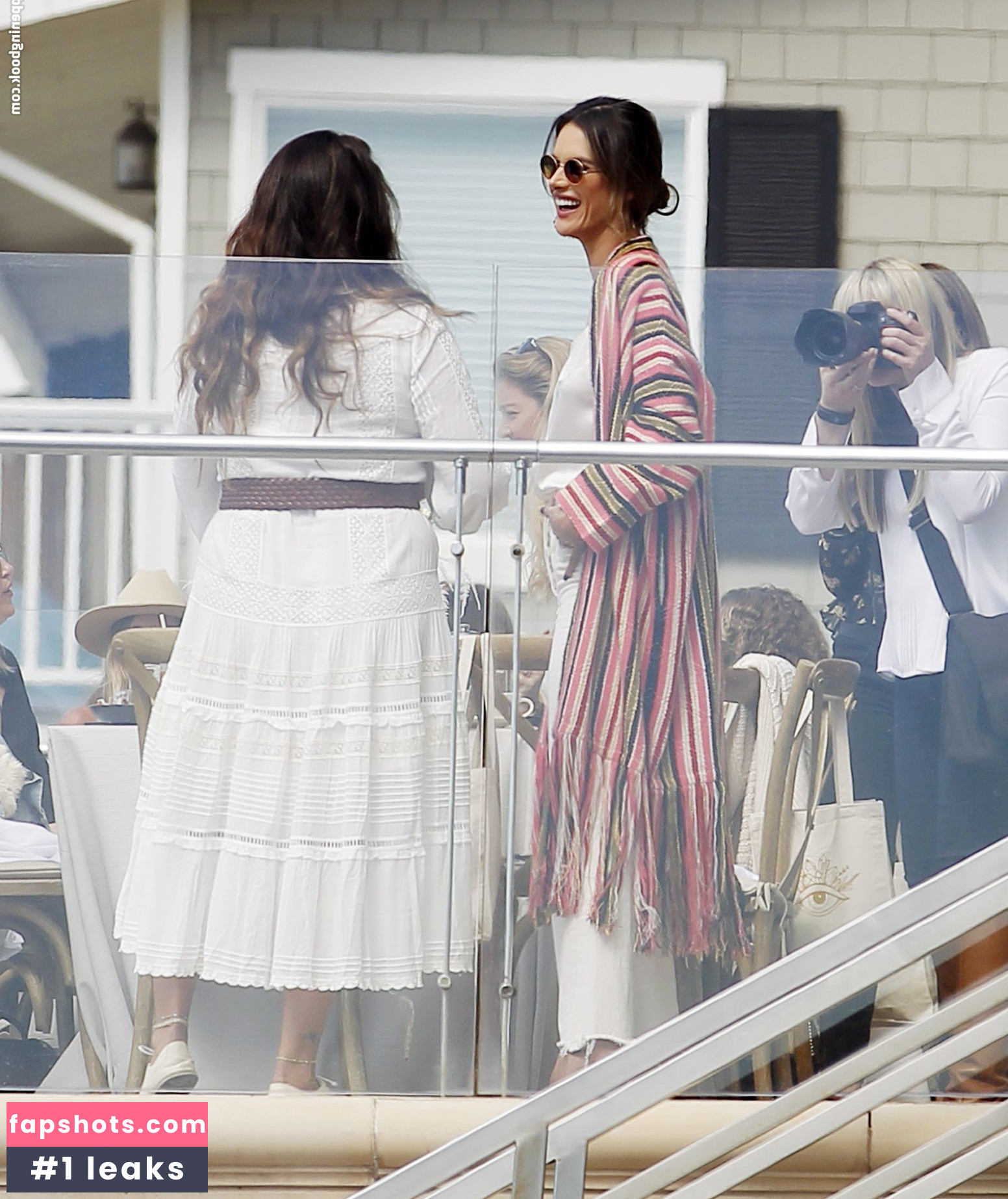 Alessandra Ambrosio gallery photo #4545