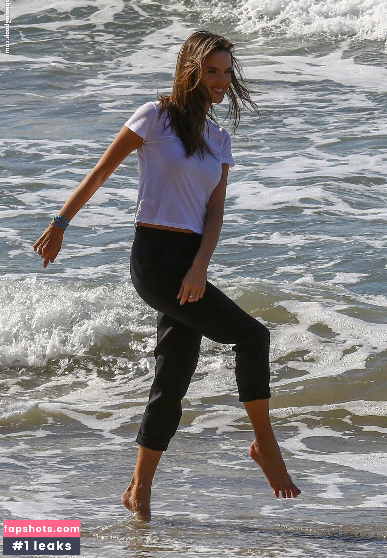 Alessandra Ambrosio gallery photo #4548