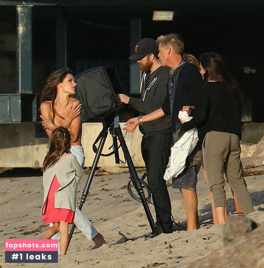 Alessandra Ambrosio gallery photo #4564