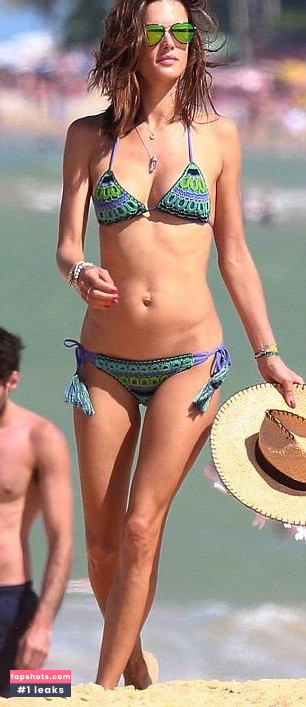 Alessandra Ambrosio gallery photo #4599