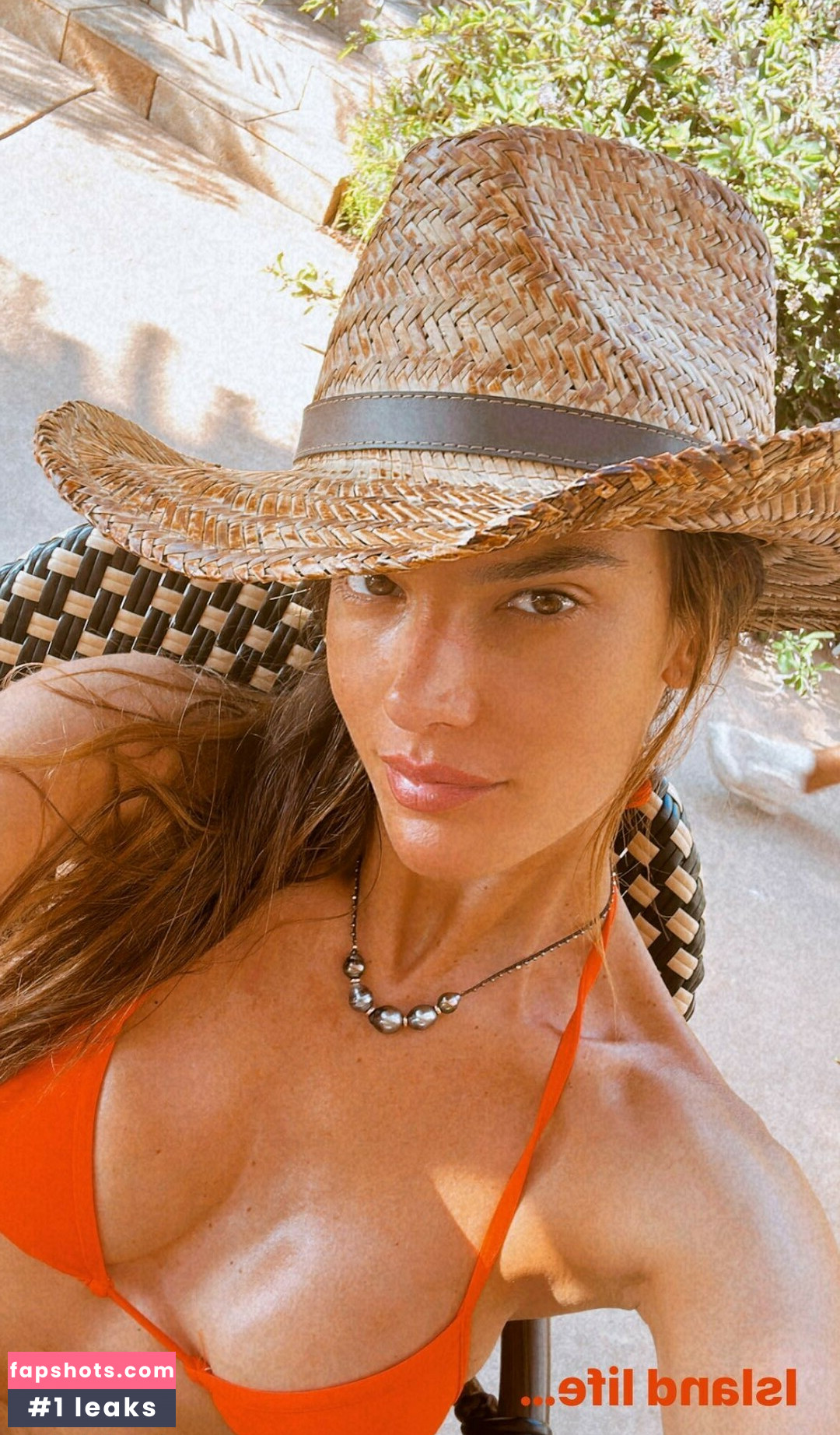 Alessandra Ambrosio gallery photo #930
