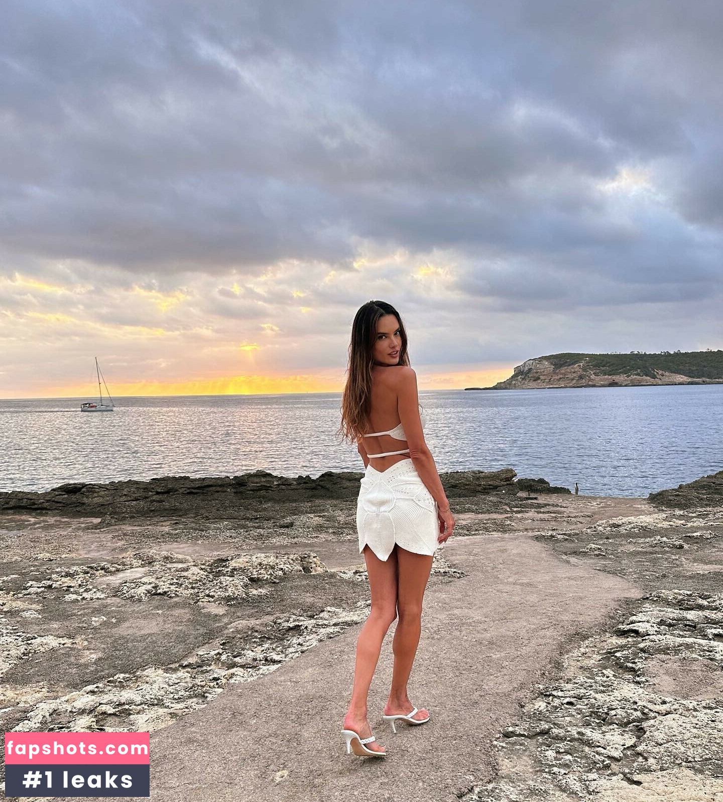 Alessandra Ambrosio gallery photo #931