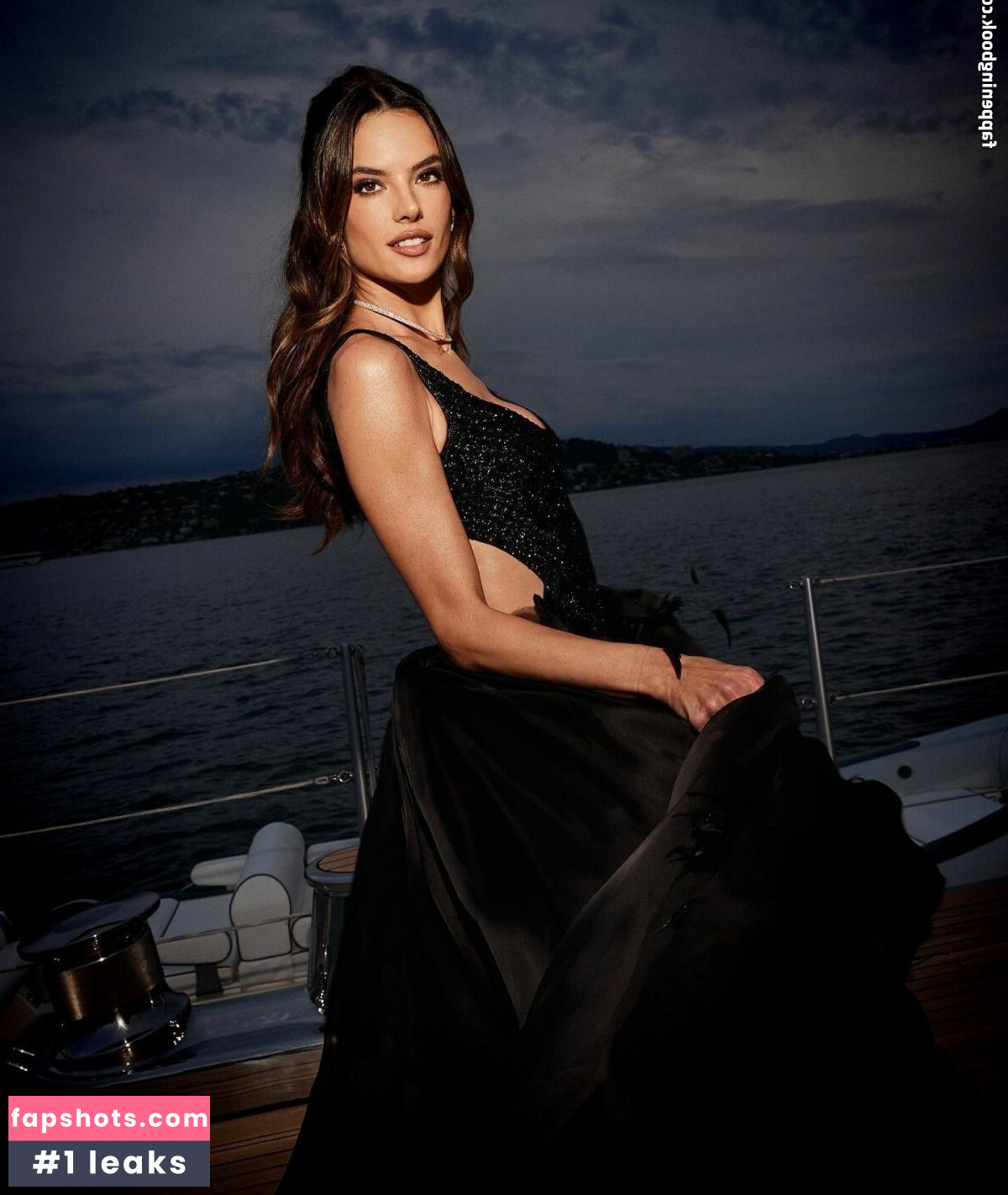 Alessandra Ambrosio gallery photo #938