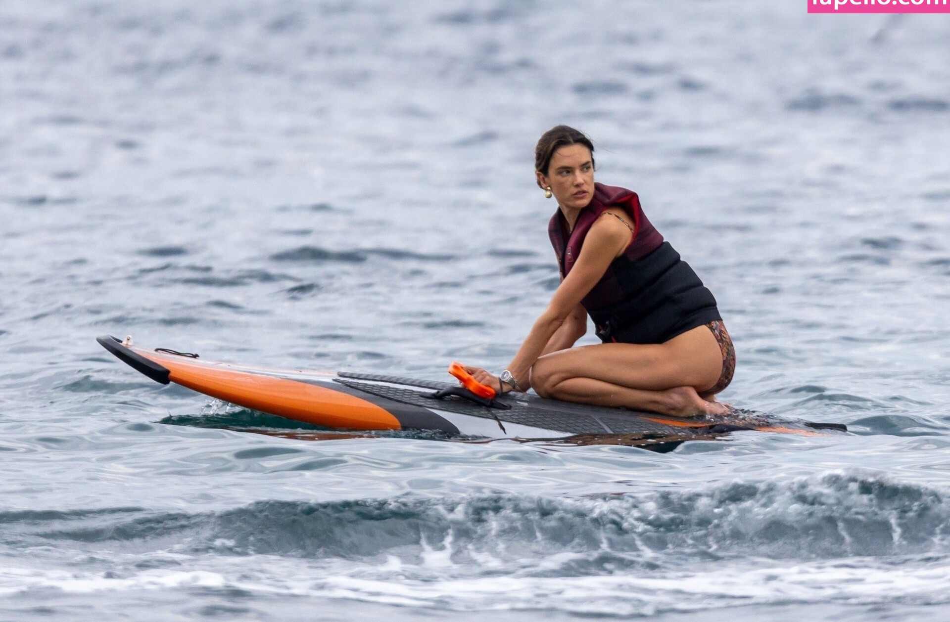 alessandra-ambrosio gallery photo #1076